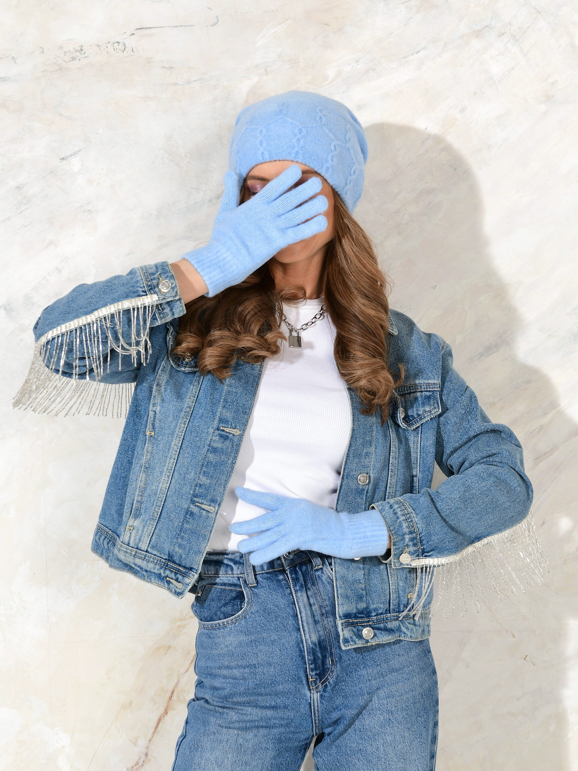 Съёмка перчаток, варежек и руковичек. Предметная фотосъемка для маркетплейсов в Москве. Предметный фотограф Дмитрий Дрогунов