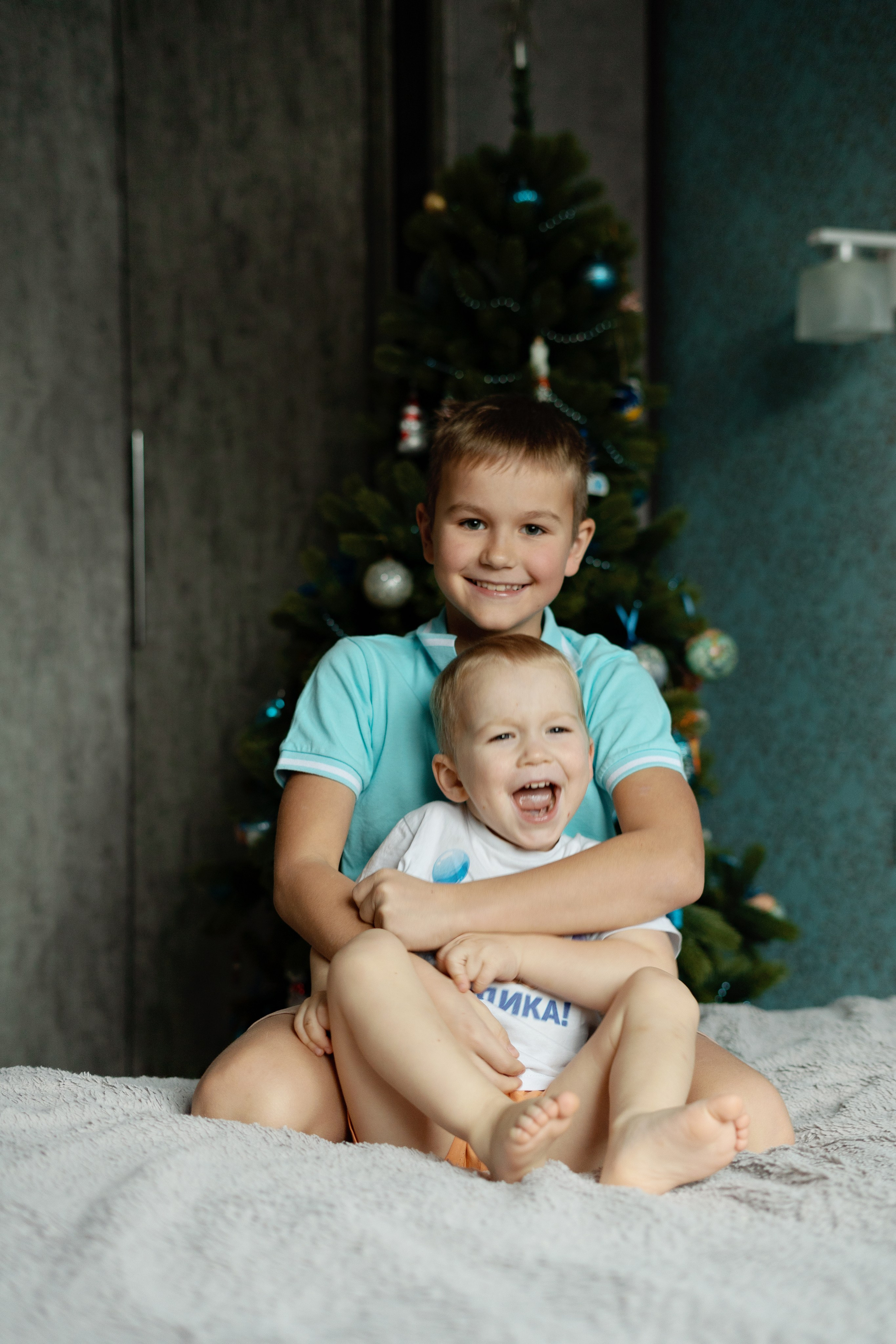 Новогодняя домашняя фотосессия (комната в квартире 14 кв.м). Семейный и детский фотограф в Москве Екатерина Офицерова