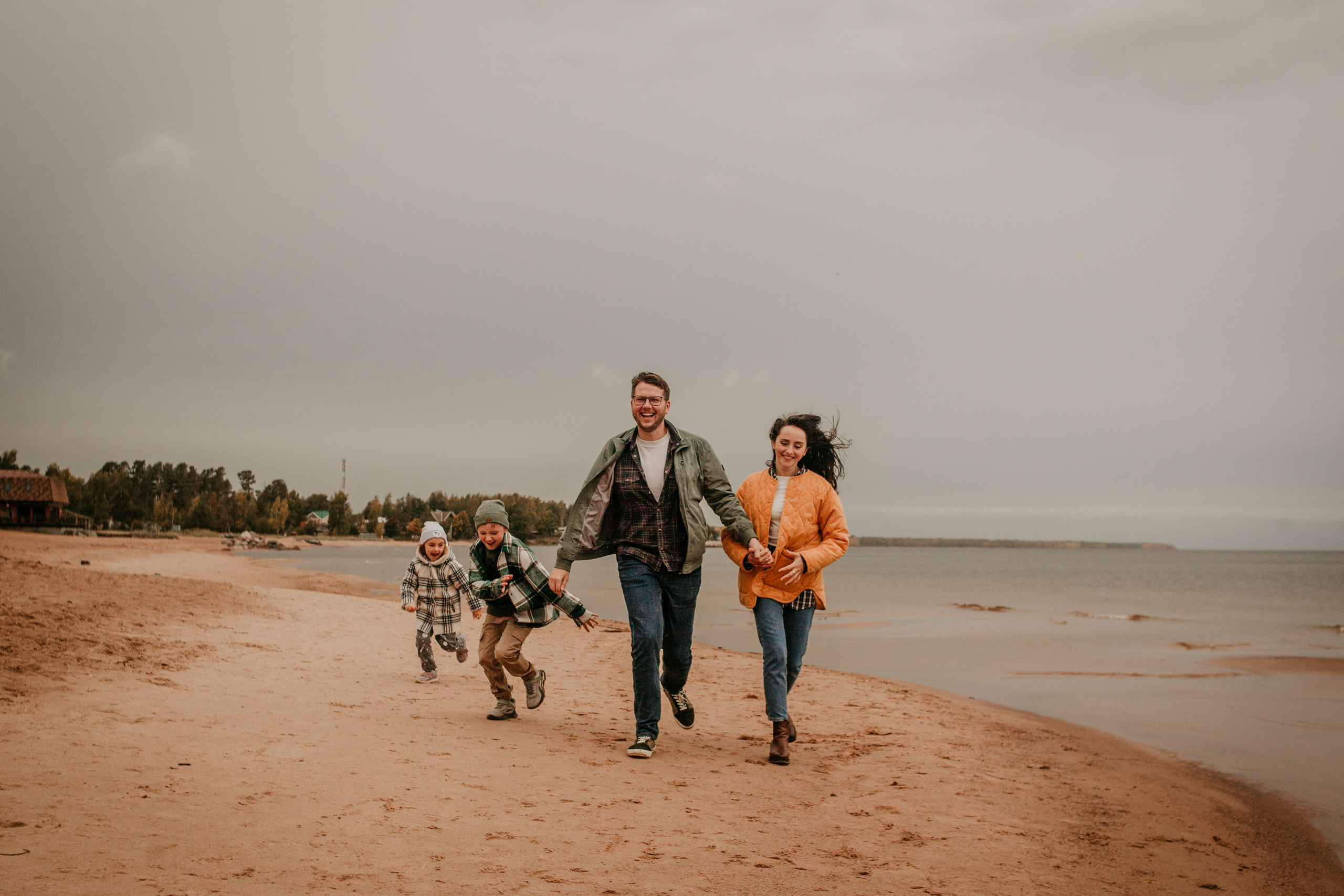 Семейное утро на Ладоге — Фотосессия на природе. Семейный фотограф во Всеволожске и Санкт-Петербурге Юлия Капустина