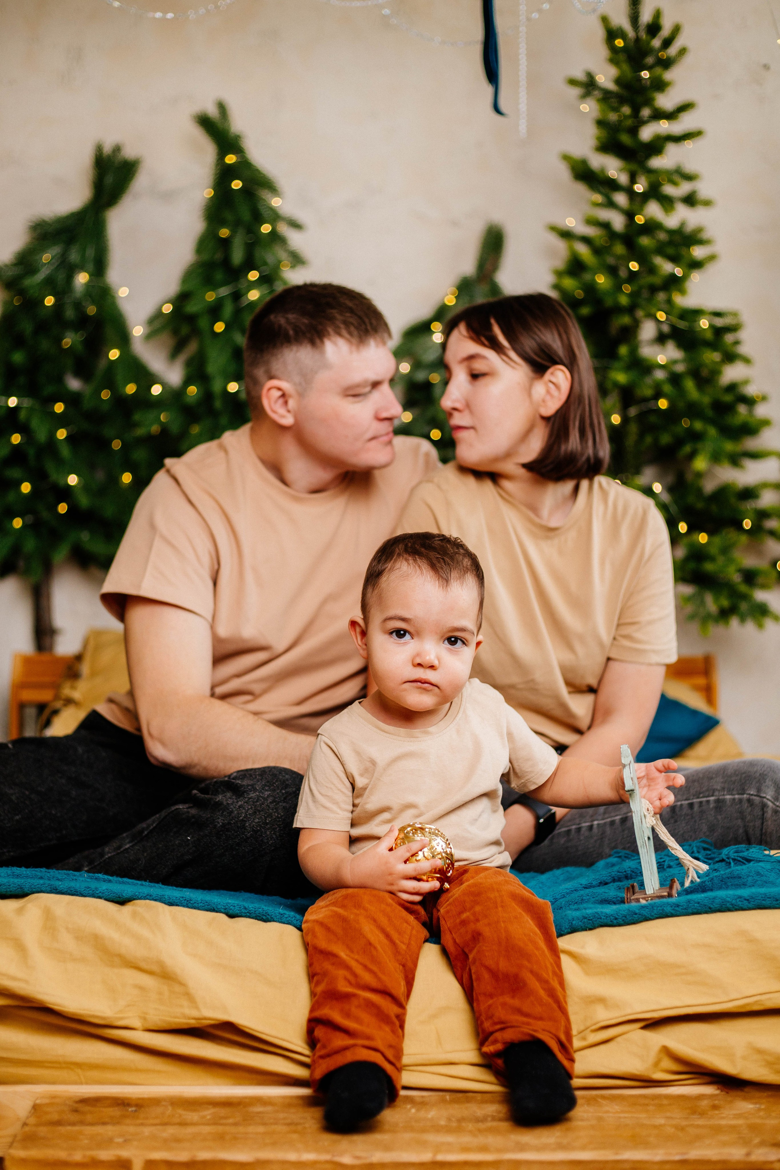 Лев с семьей. Рыжова Тамара