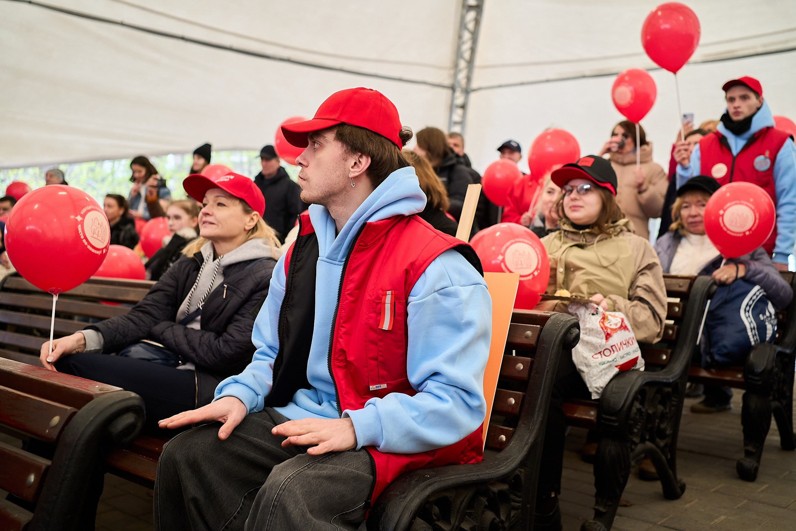 Субботник у Управления делами Мэра и Правительства Москвы. Фотограф и Видеограф в Москве. Олег Корушев