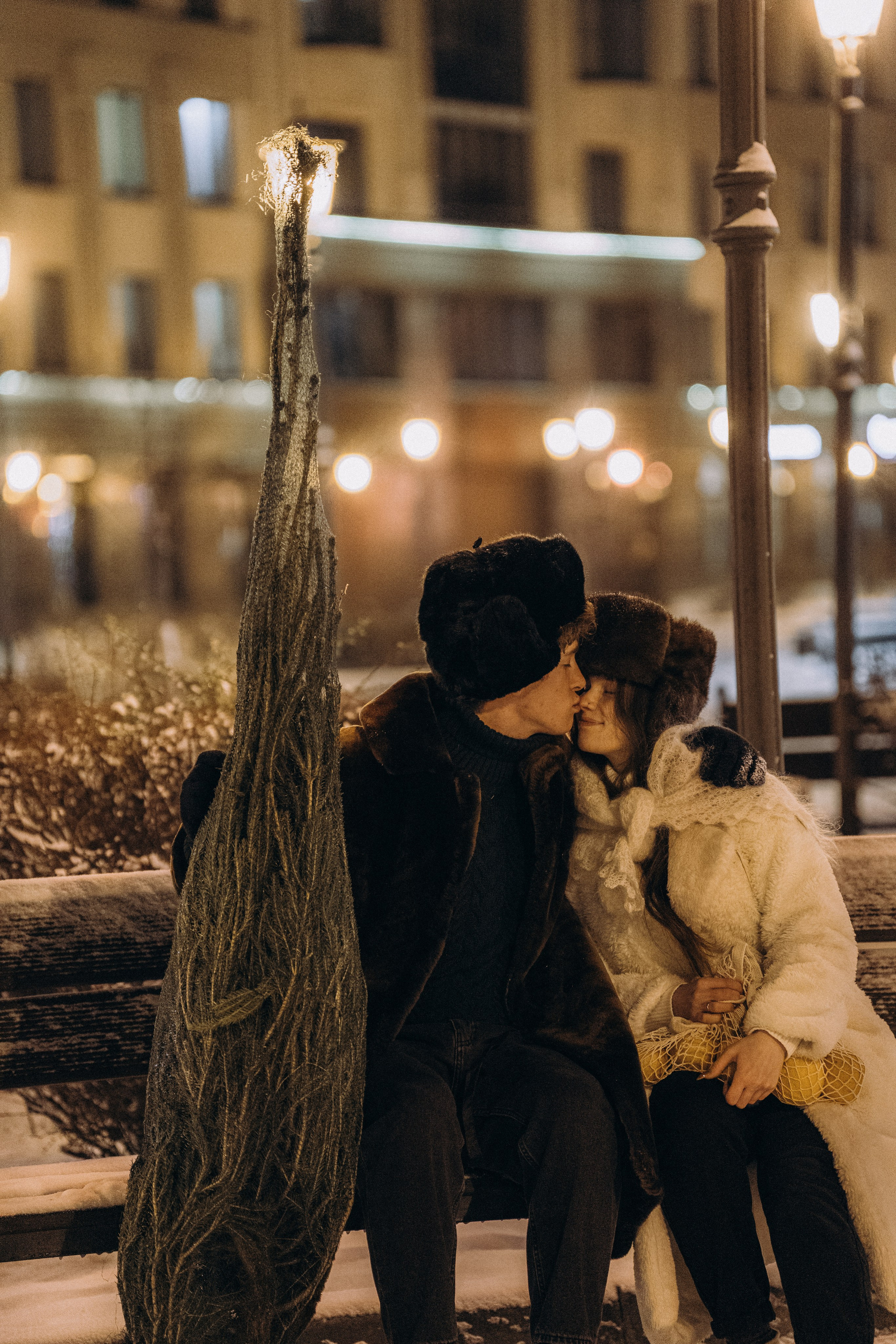 НОВОГОДНЯЯ ПРОГУЛКА ПАРЫ ПО ЧЕРНЫШЕВСКОЙ ПЕРЕД НОВЫМ ГОДОМ. Профессиональный фотограф, Санкт-Петербург — Виктория Богомолова