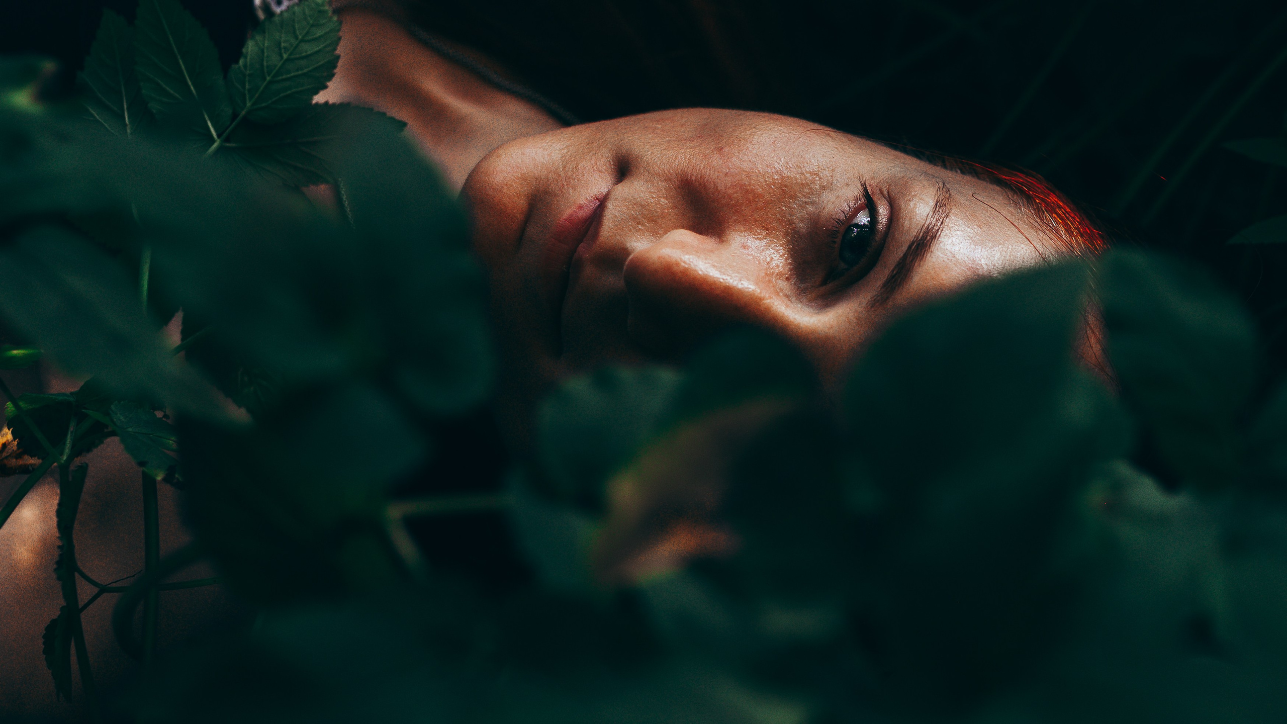 Женская съёмка на капище. Фотоведьма Дарья Нечинская