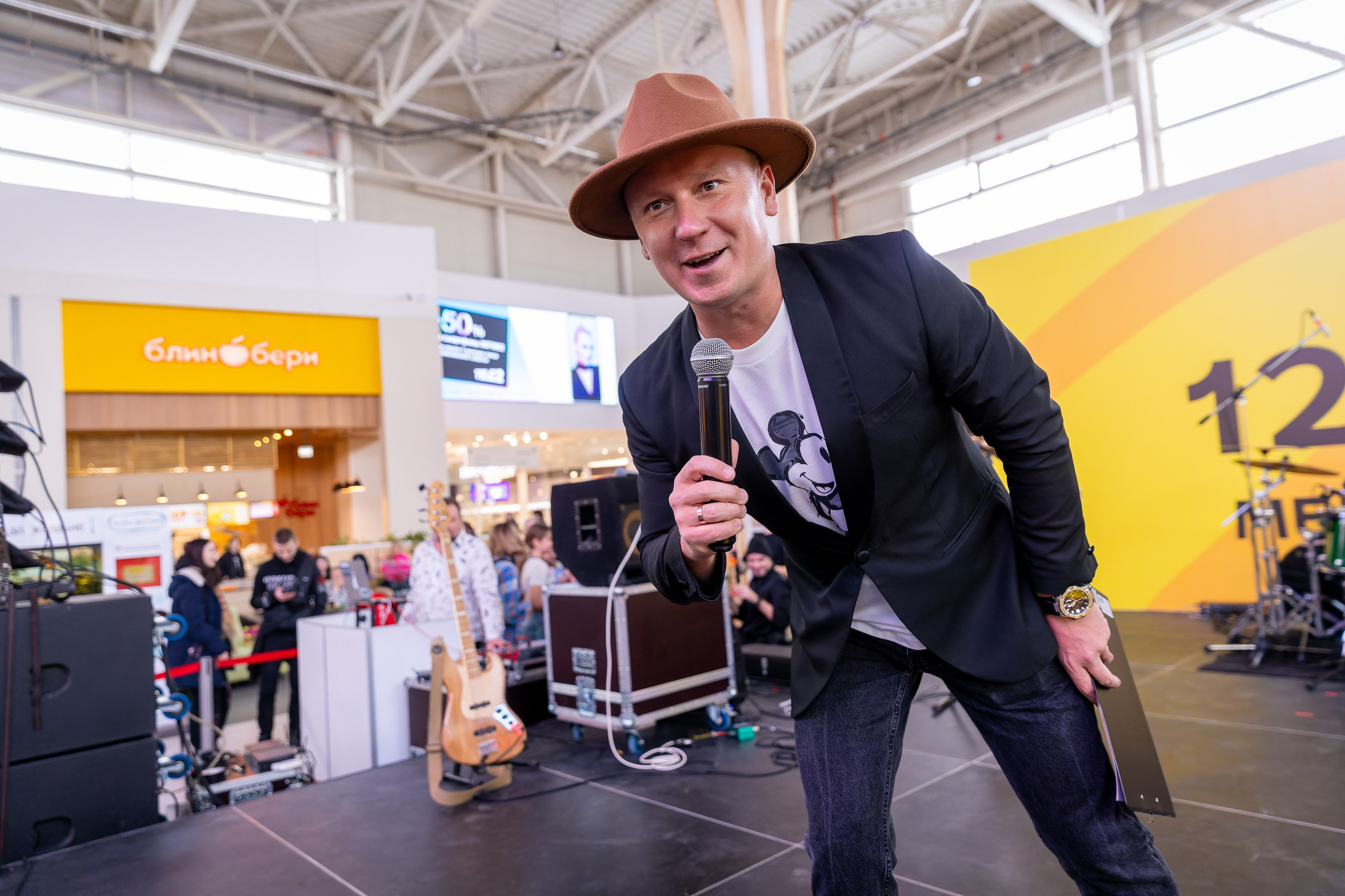 Фото отчет с мероприятия ТЦ Мега 12 лет. Фотограф в Самаре Максим Тырин