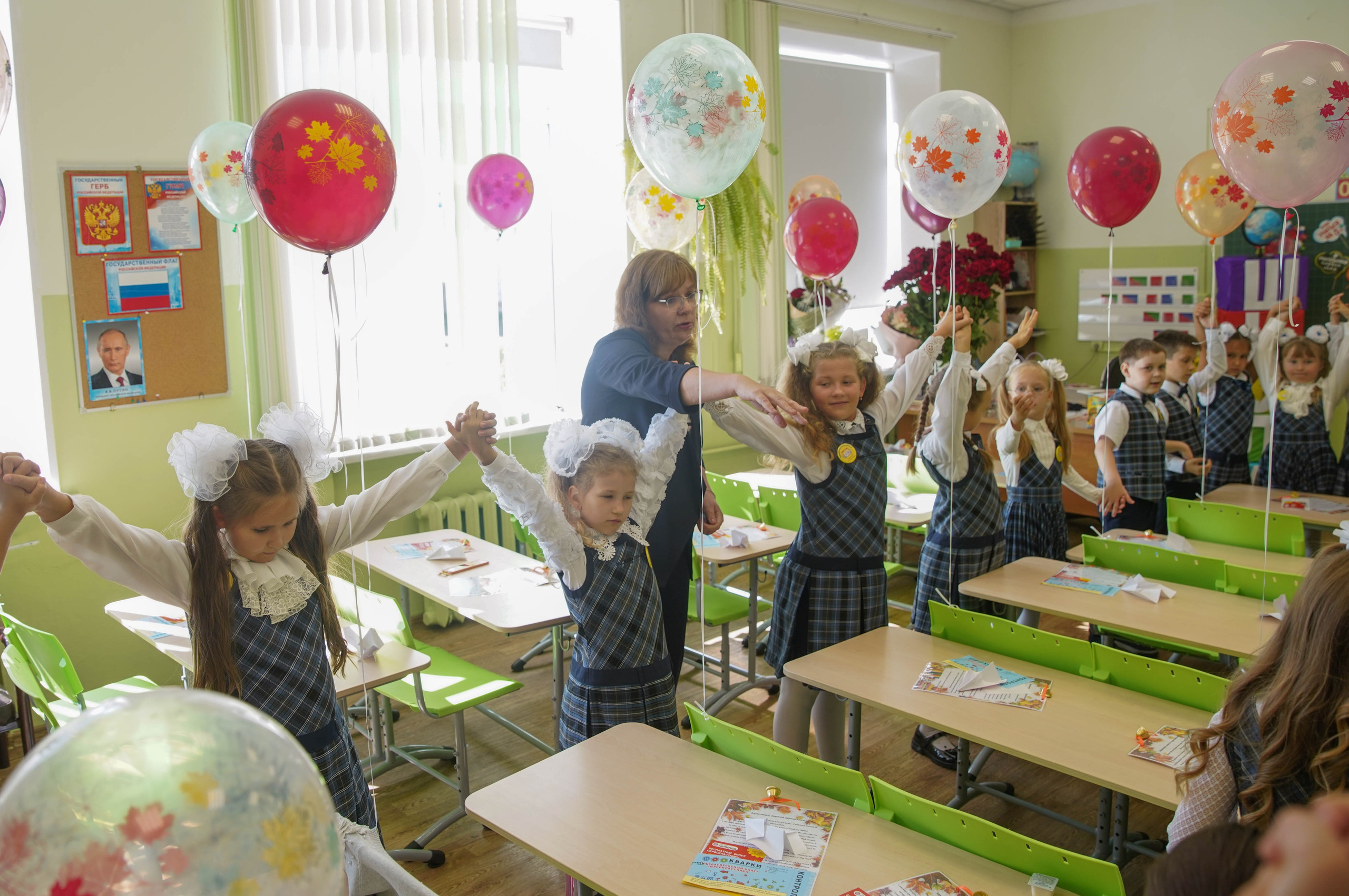 Первый класс линейка, в классе, портреты. Семейный и детский фотограф в Нижнем Новгороде