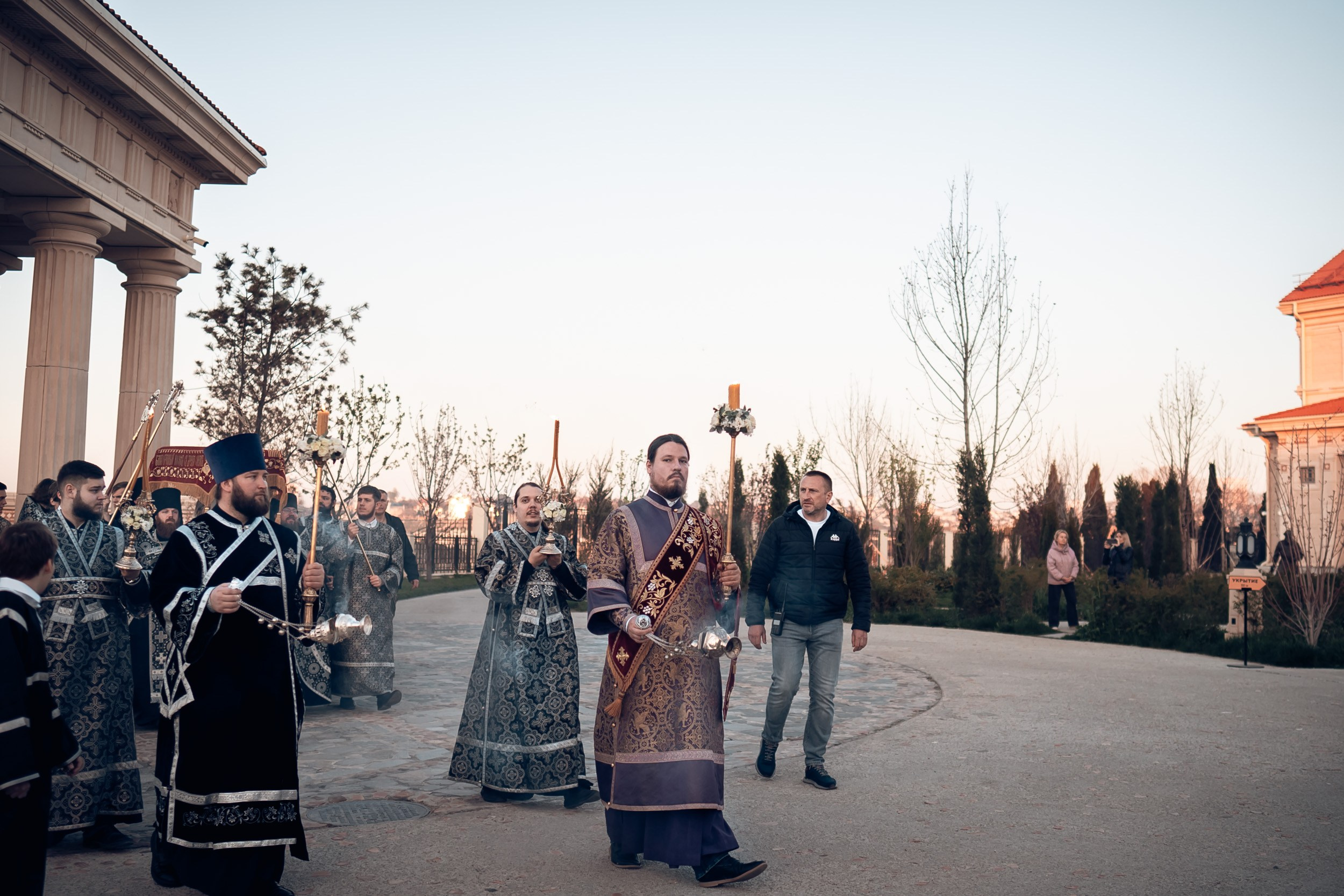 Богослужение Великой пятницы в Херсонесском монастыре Севастополь. Церковный фотограф Севастополь