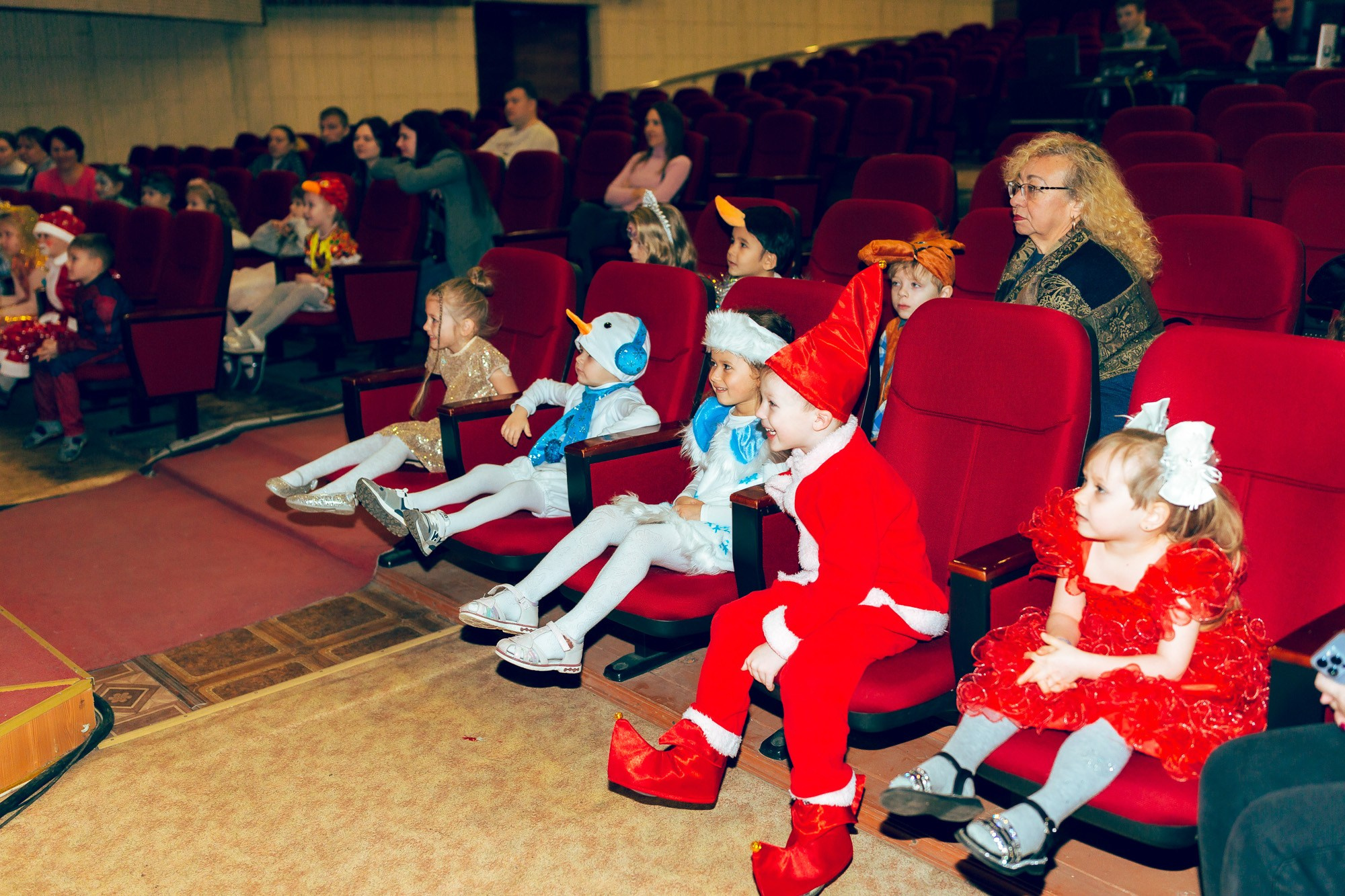 Новогодний детский утренник. Андрей Кровлин — фотограф в Славянке