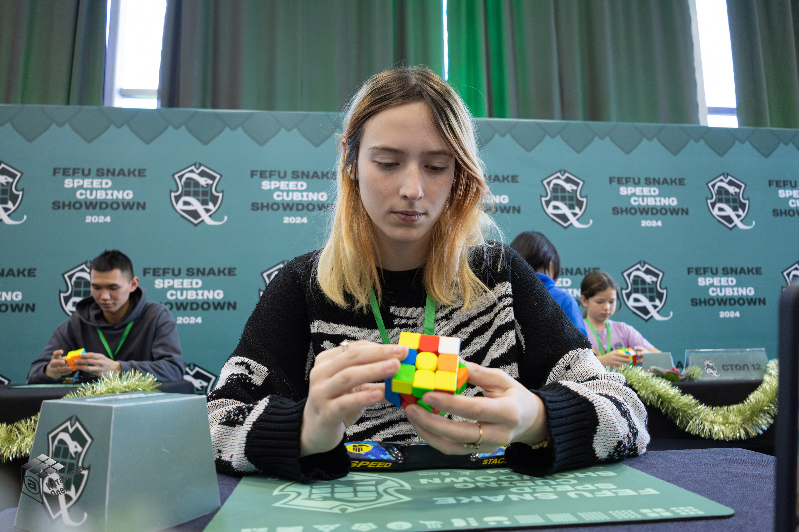 FEFU Snake Speedcubing Showdown 2024. Олег Катакинов| Репортажный фотограф в городе у моря (Владивосток)