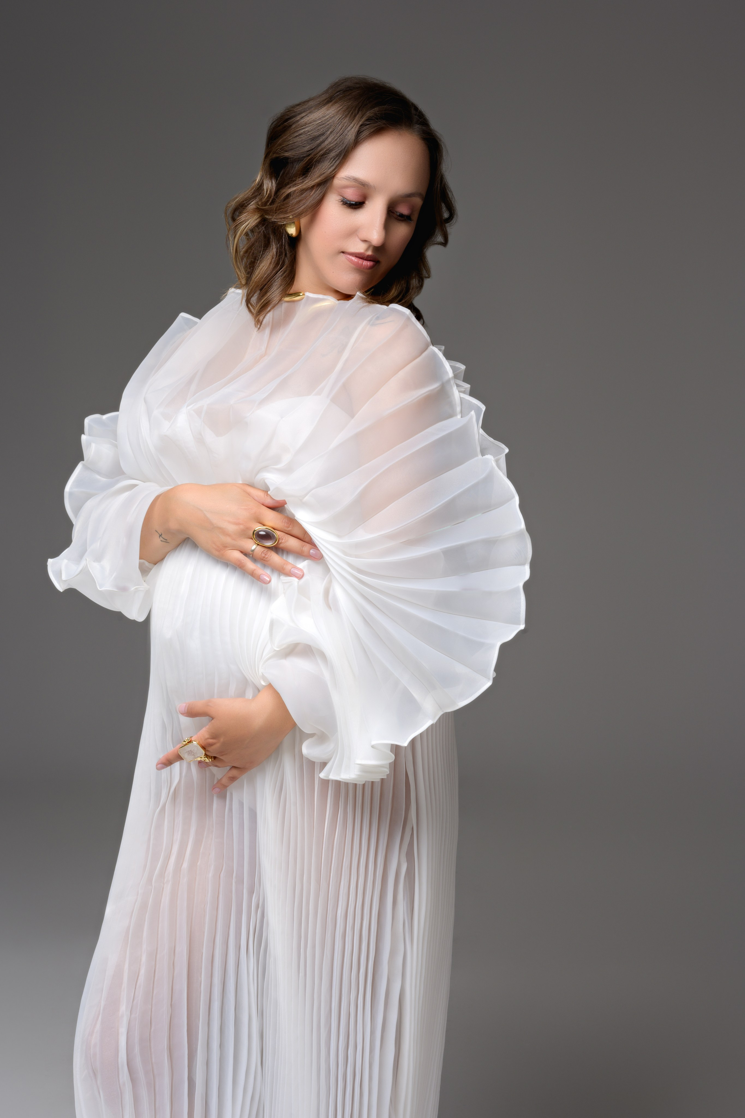 Фотосессия беременности в Крыму. Студийная фотосессия беременности. Стильная беременность. Фотограф беременных Ольга Топоривская.
