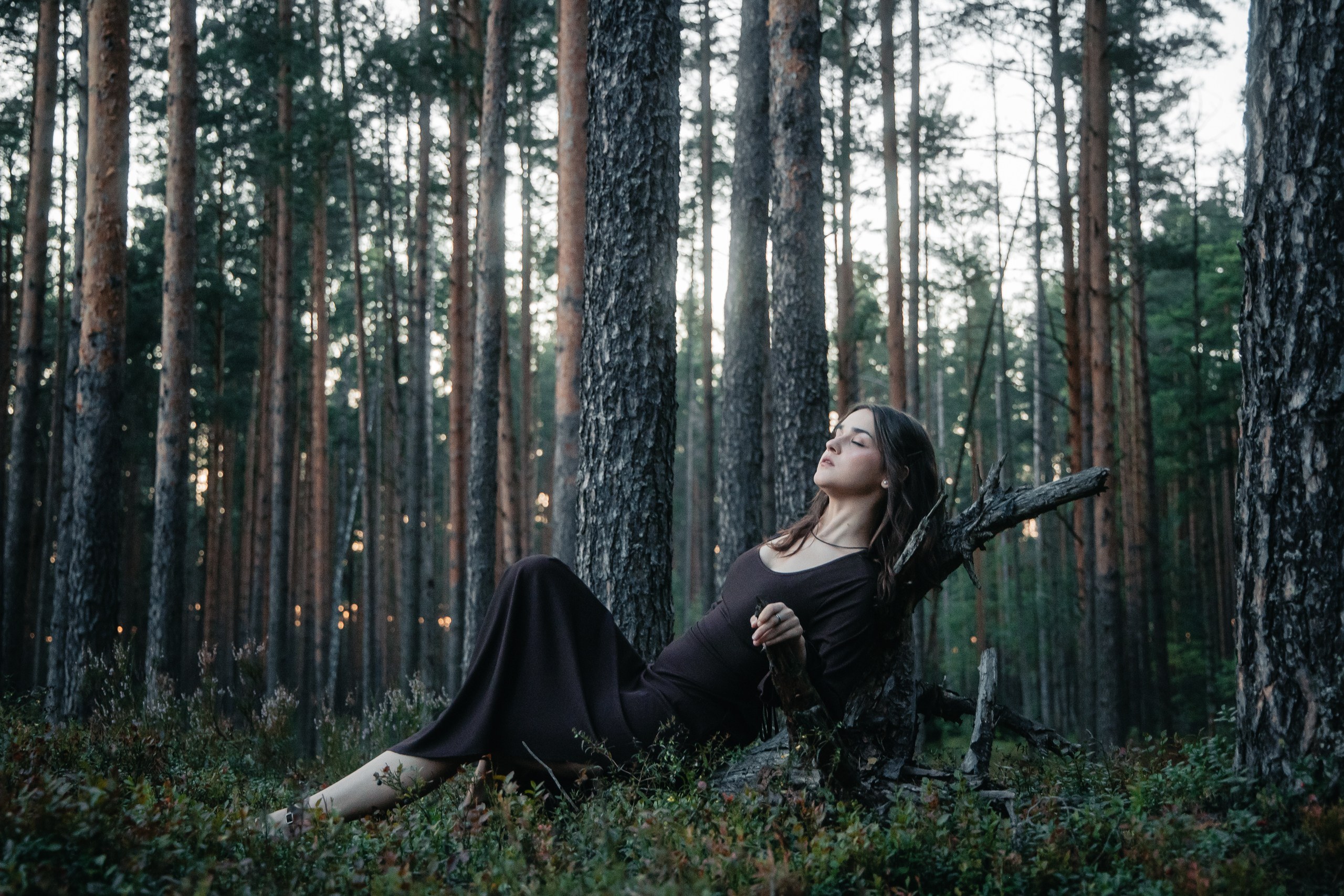 В лесу. СВАДЕБНЫЙ И РЕПОРТАЖНЫЙ ФОТОГРАФ ЕГОР ГРОЗИН В ТВЕРИ