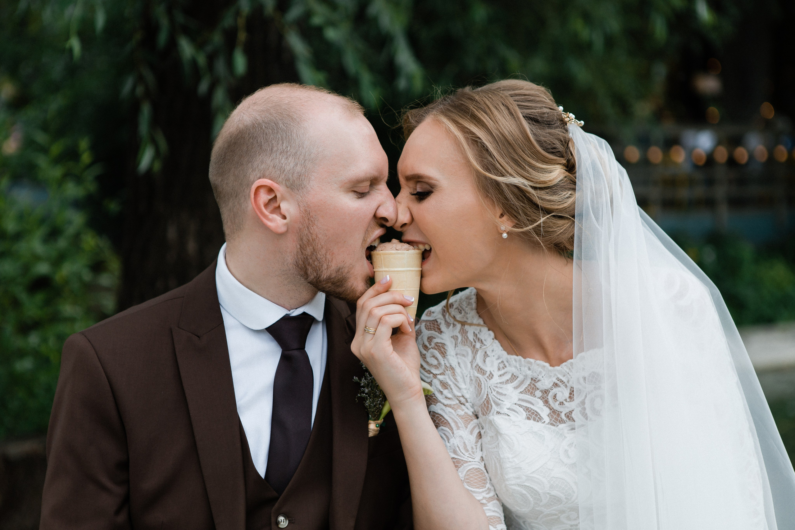 Свадебная фотосессия Сергея и Елены. Наш свадебный день. Видеосъемка и фотосъемка свадеб. Фотограф и оператор на свадьбу. Видеосъемка подкастов, собственная видео-фотостудии. Предметная фотосъемка