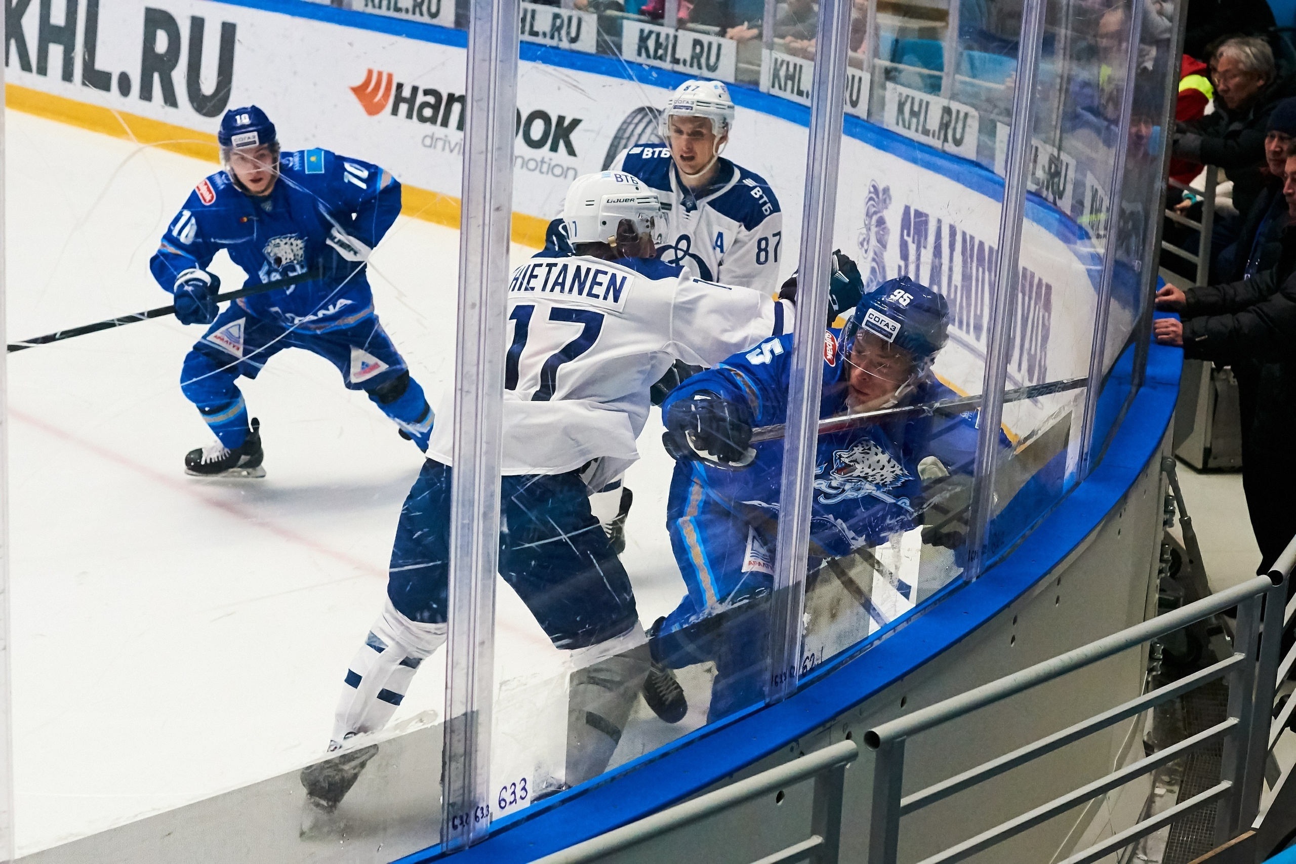 Фотосъёмка хоккейного матча. Артём Савиных — профессиональный фотограф в Москве | Репортажи, свадьбы, портреты