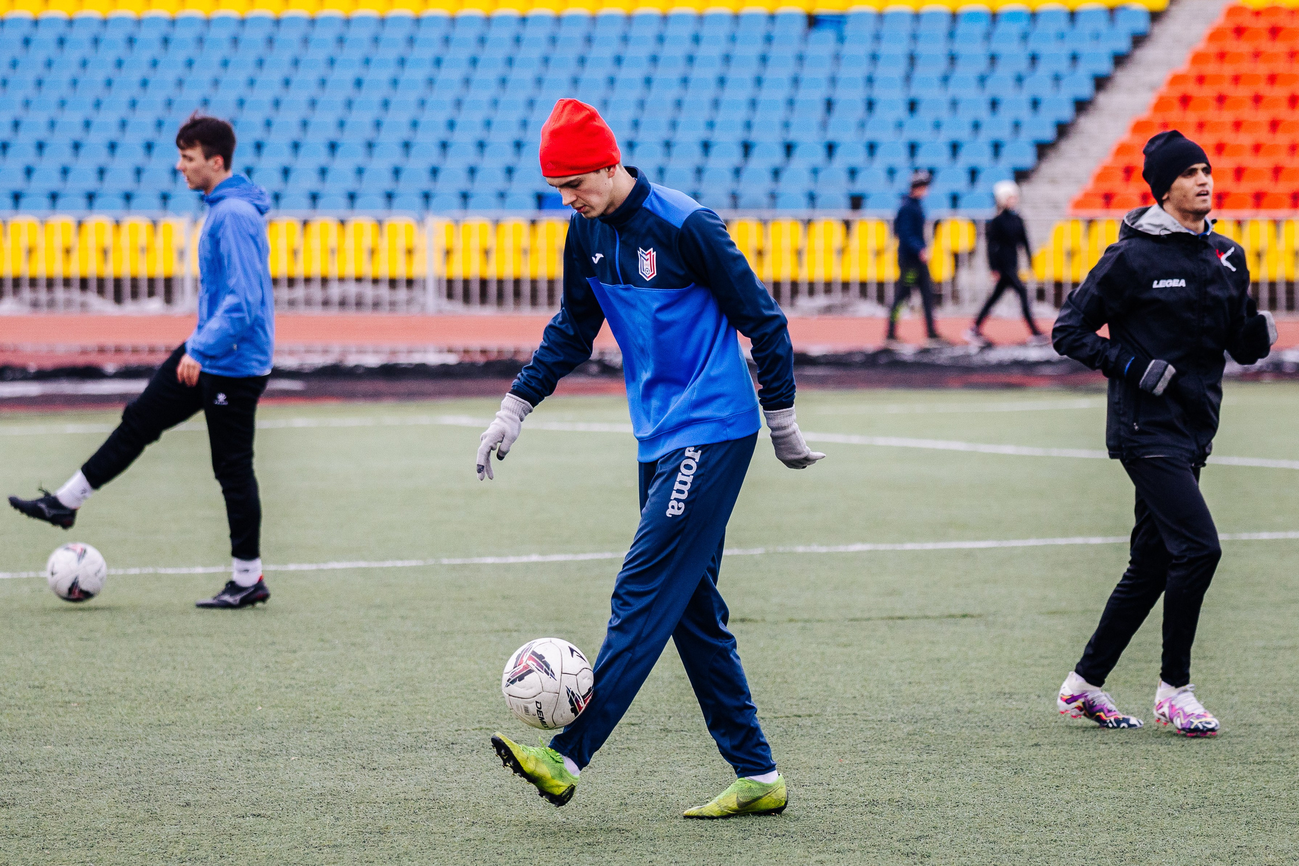 Тренировка ФК Металлург // 01.04.24. Денис Прохоров Фотограф в г. Магнитогорск