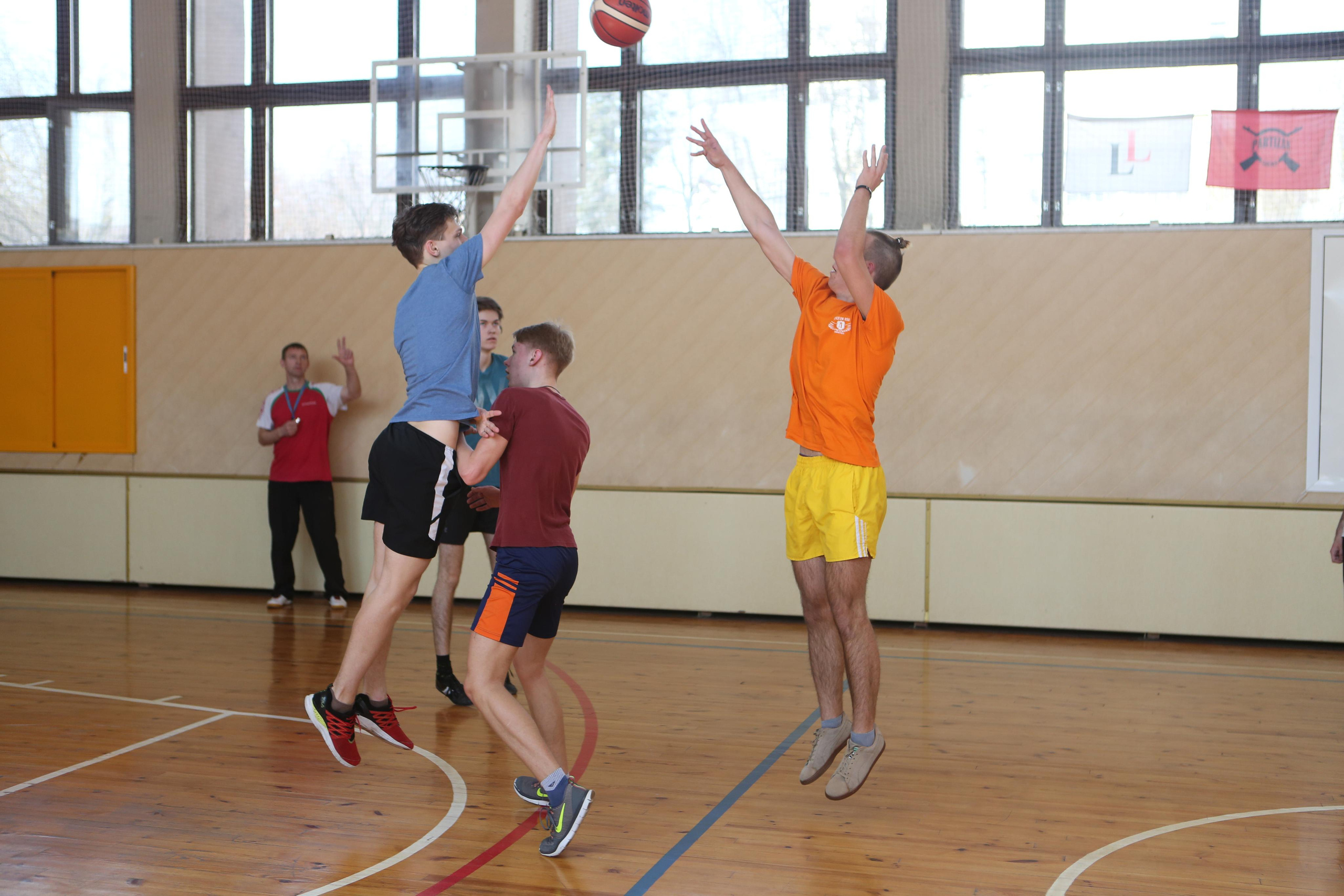 Выпускной альбом 9-11кл (общий подход). Фото в Минске Олег Цыганок #вашэнергичныйфотограф