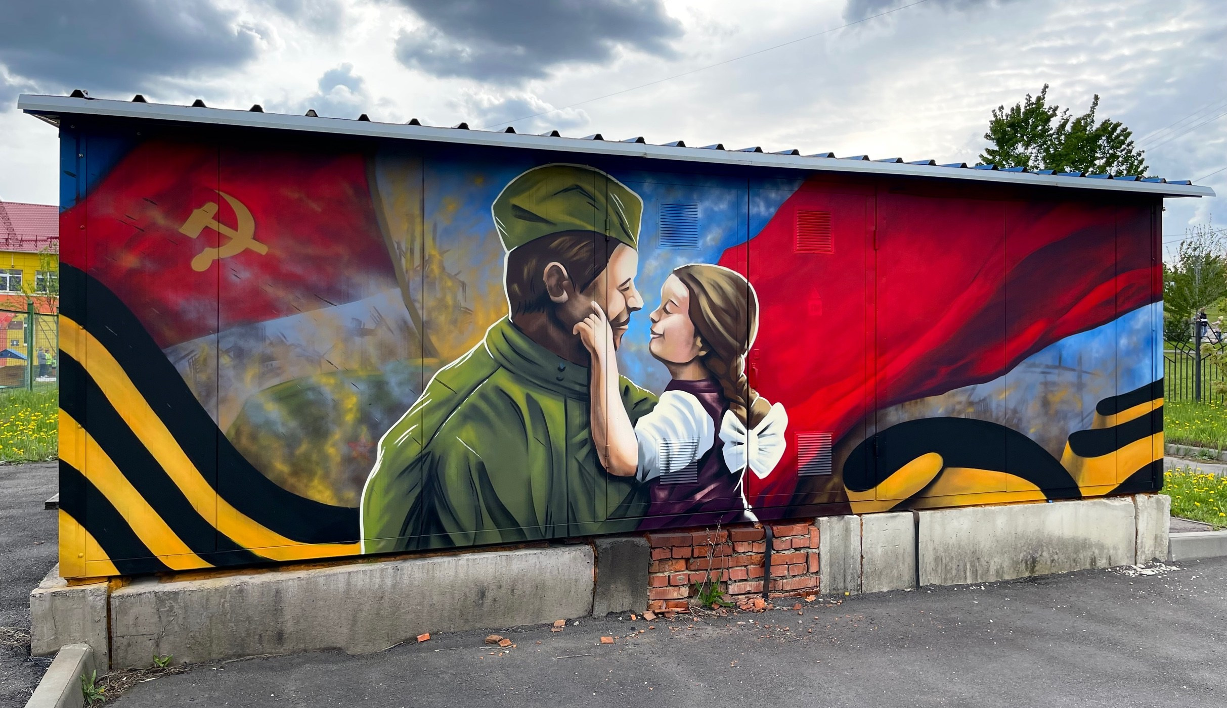 ГРАФФИТИ НА ФАСАДЕ. РОСПИСЬ СТЕН/ХУДОЖЕСТВЕННОЕ ОФОРМЛЕНИЕ ИНТЕРЬЕРА/ГРАФФИТИ