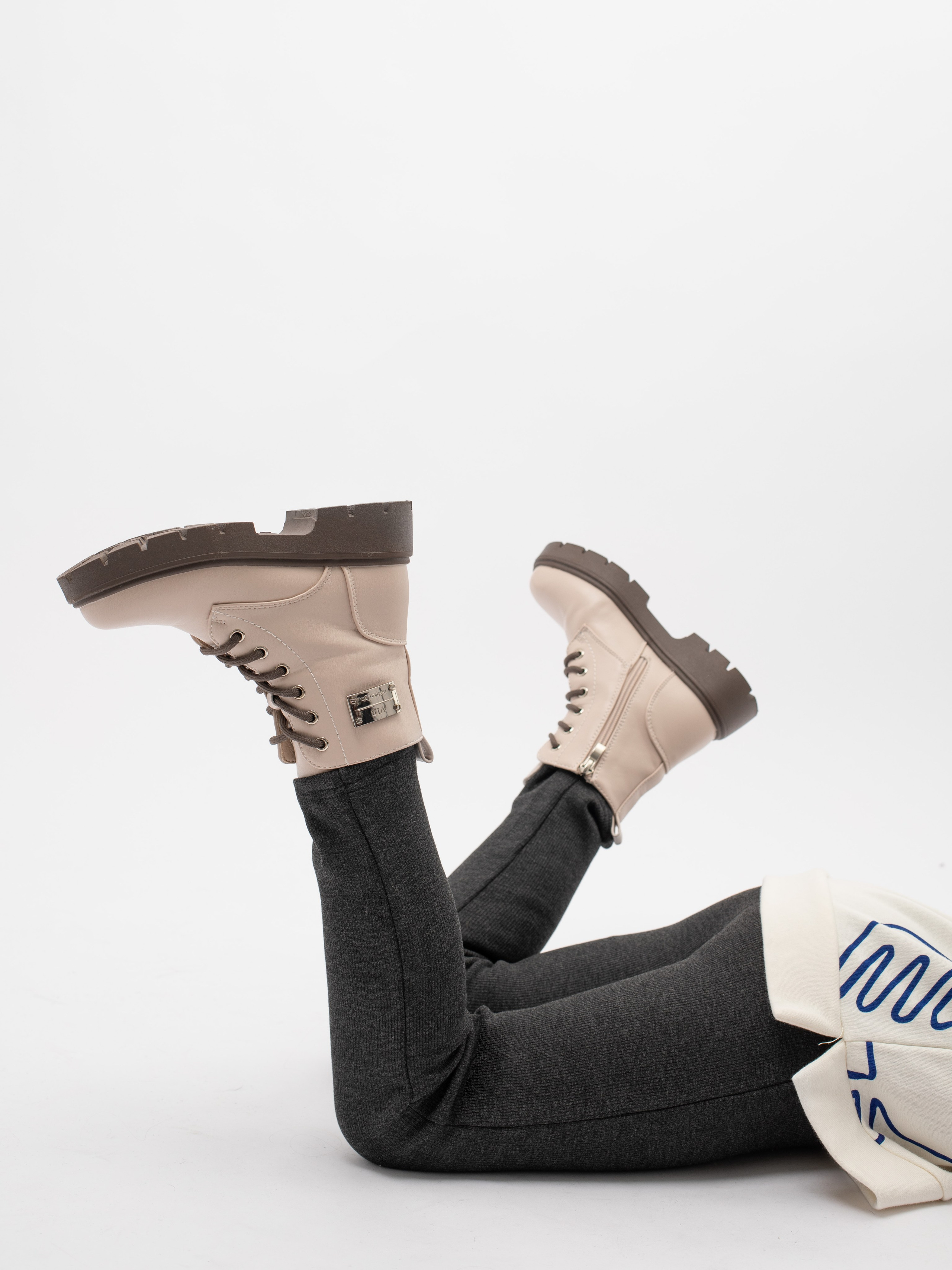 Утепленные лосины. Фотостудия предметной и модельной съёмки для маркетплейсов