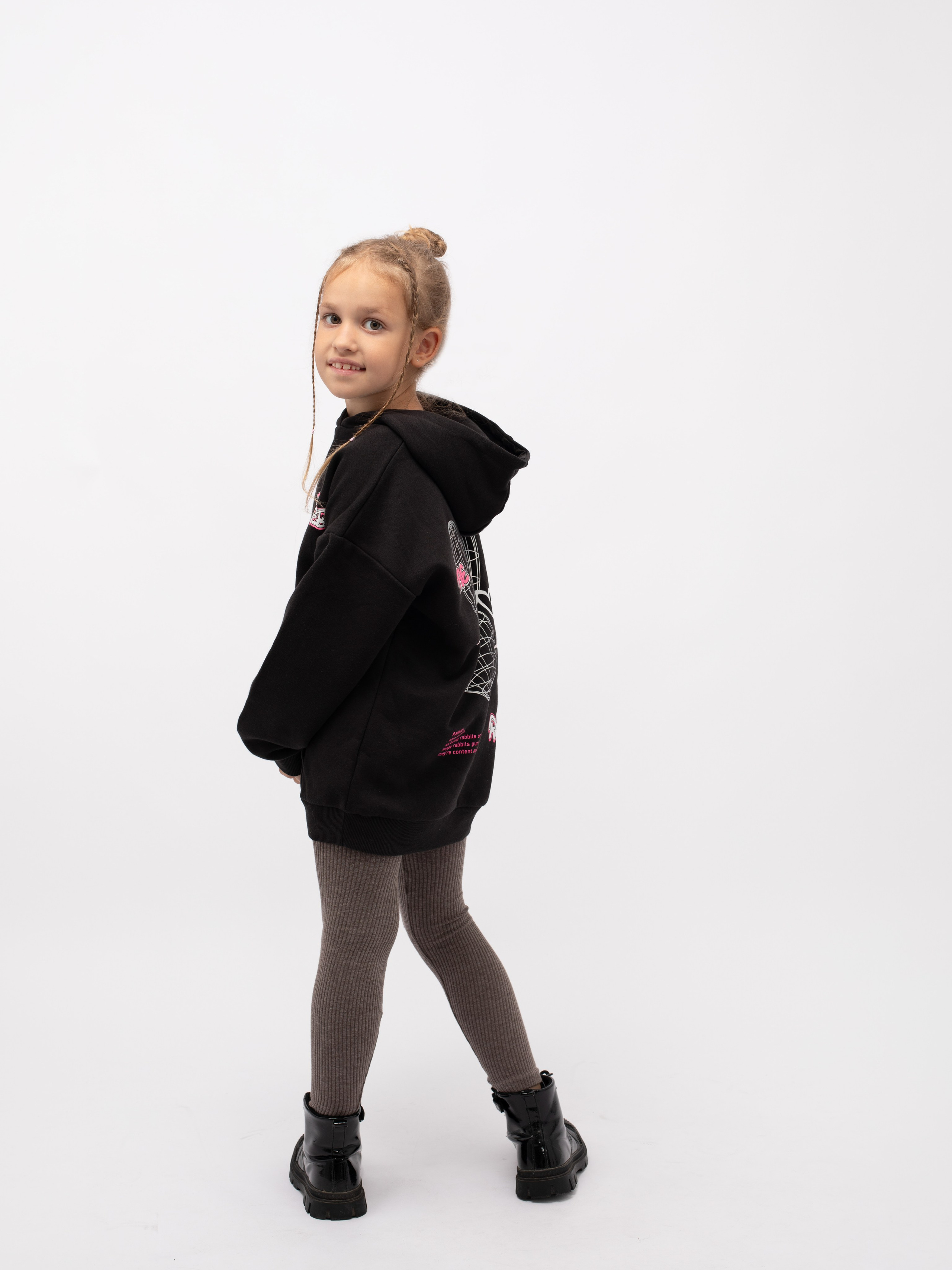 Детские лосины. Фотостудия предметной и модельной съёмки для маркетплейсов