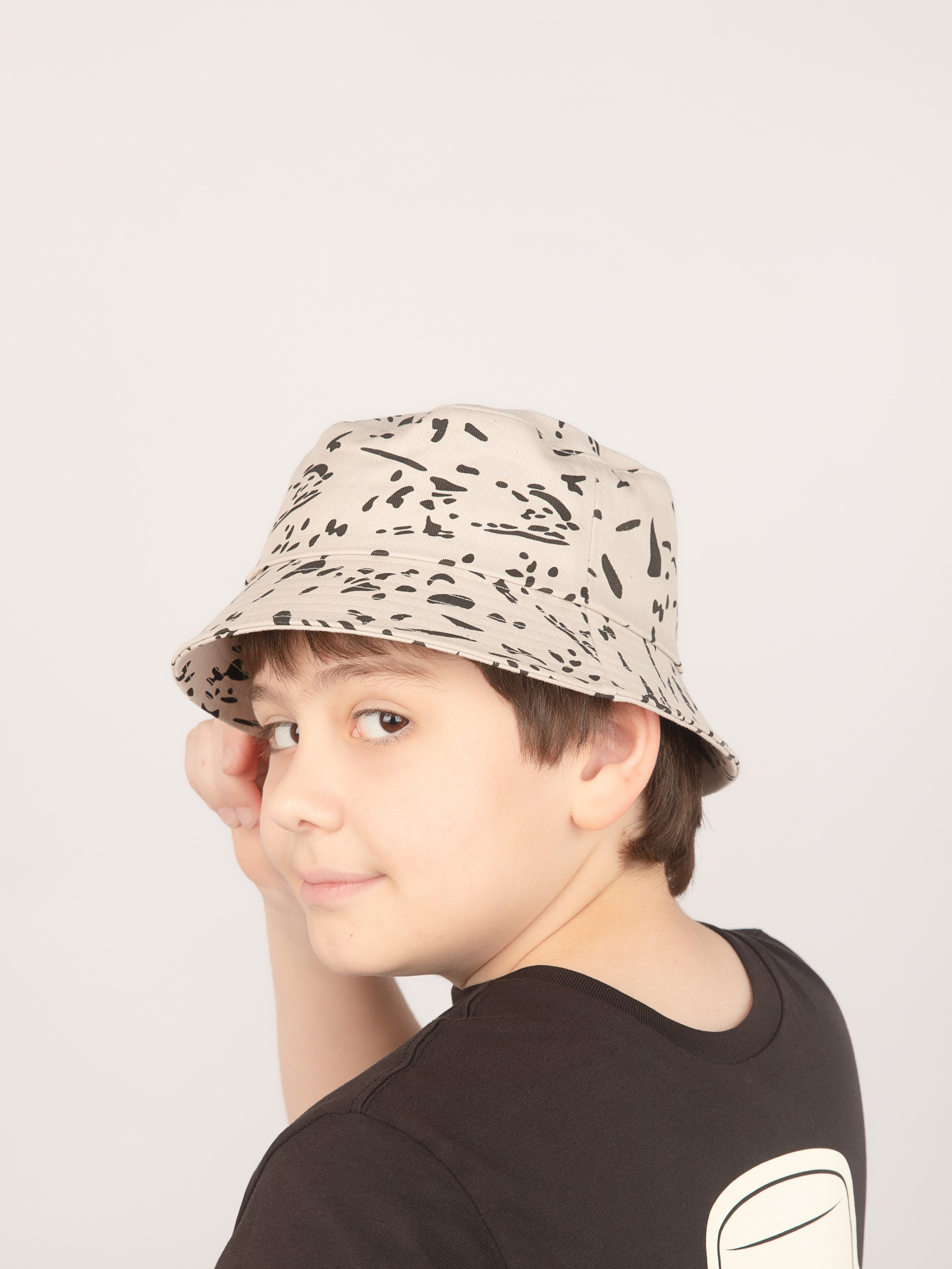 Детские панамки. Фотостудия предметной и модельной съёмки для маркетплейсов