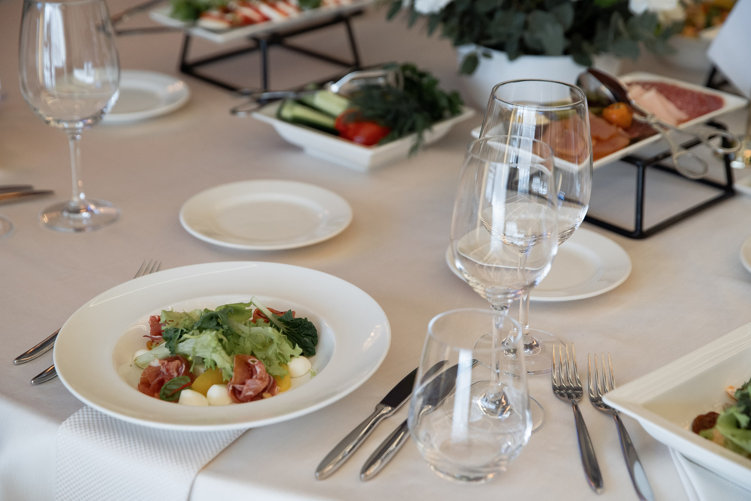 Бизнес обед. Недвижимость в Дубае. Свадебный Фотограф Илья Чепайкин. Калининград