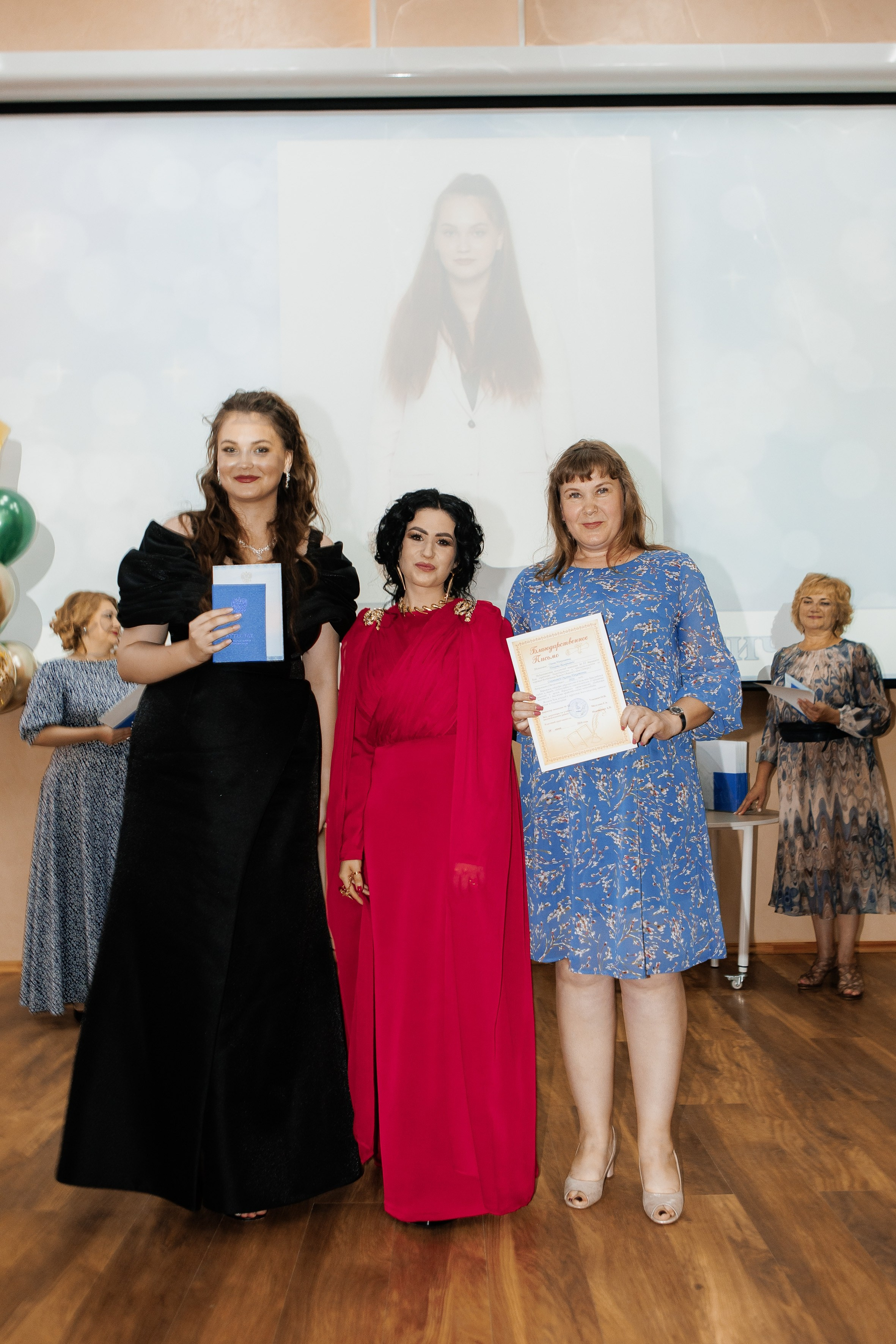 Выпускной Гимназия 12 2024 г. Свадебный и портретный Фотограф в Липецке Дмитрий Котюков