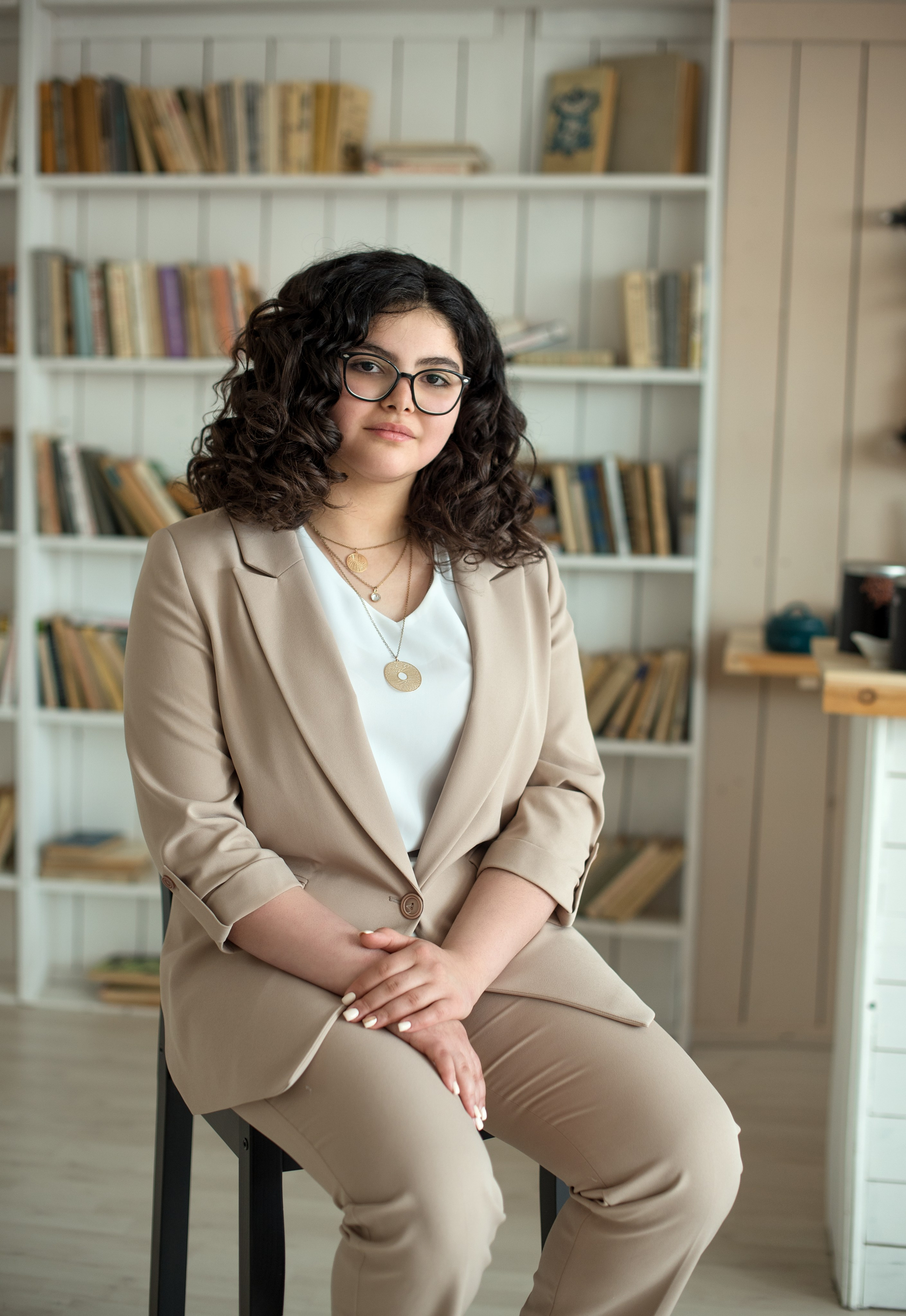 Пример съемки старшеклассников для альбома с наполнение «премиум» стиль съемки классический. Выпускные альбомы для школ и детских садов в Иваново