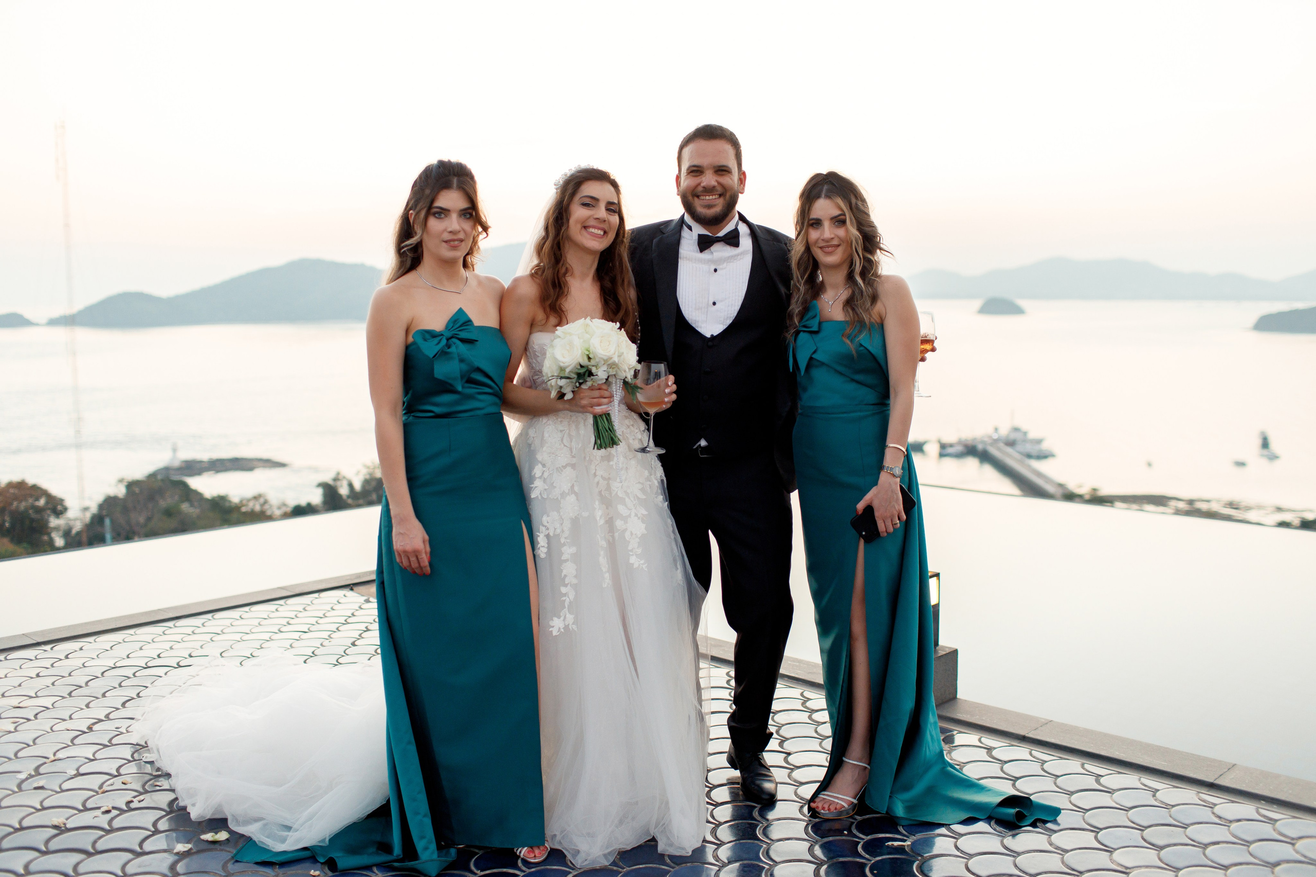 Свадьба с гостями на Пхукете. Фотограф на Пхукете в Таиланде