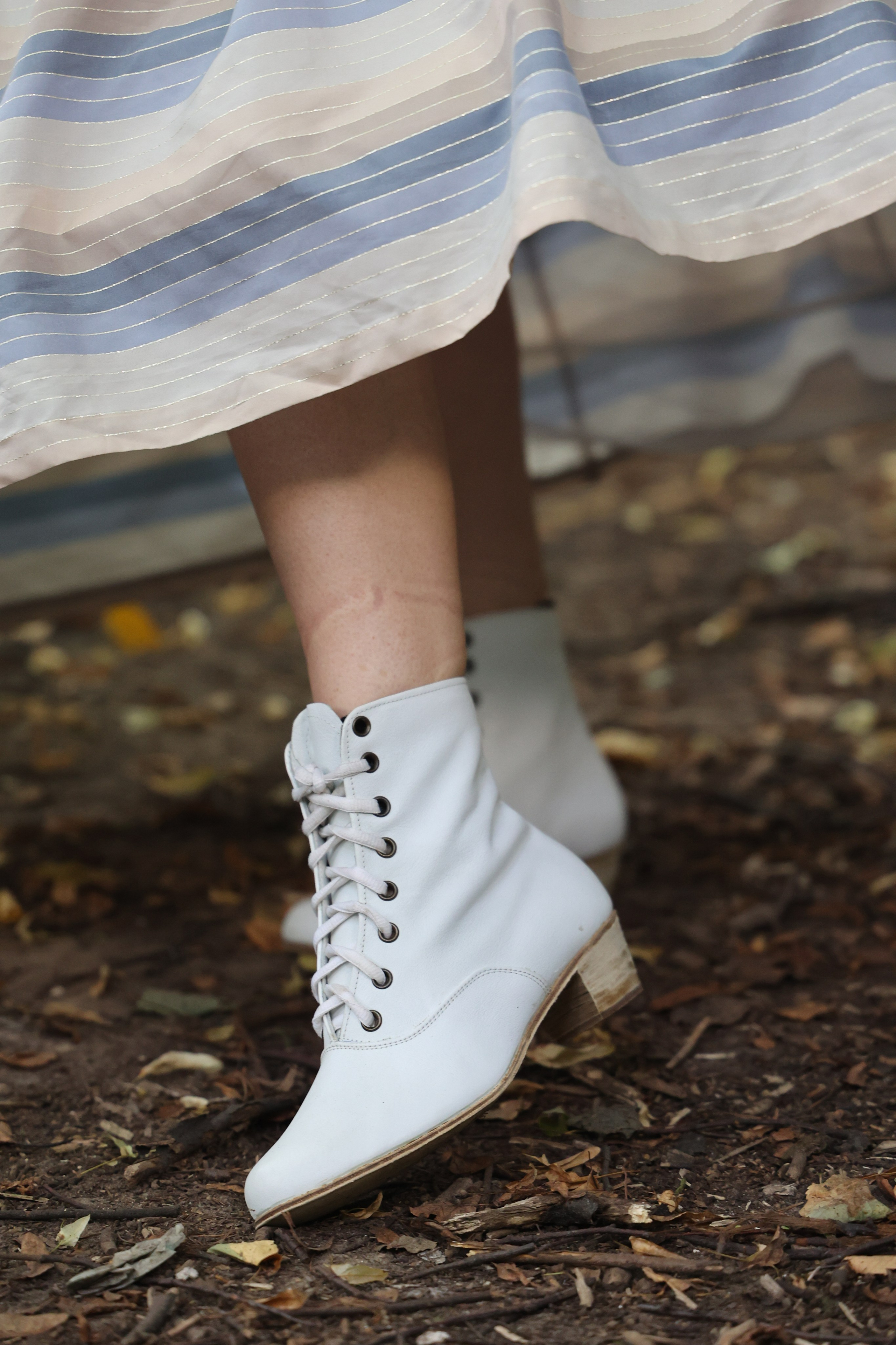 Прокат реквизита и костюмов для фотосессий в Жуковском посуточно аренда . Одежда , обувь взрослая и детская. Фотограф для маркетплейсов, фотоуслуги в Жуковском Татьяна Марсуверских