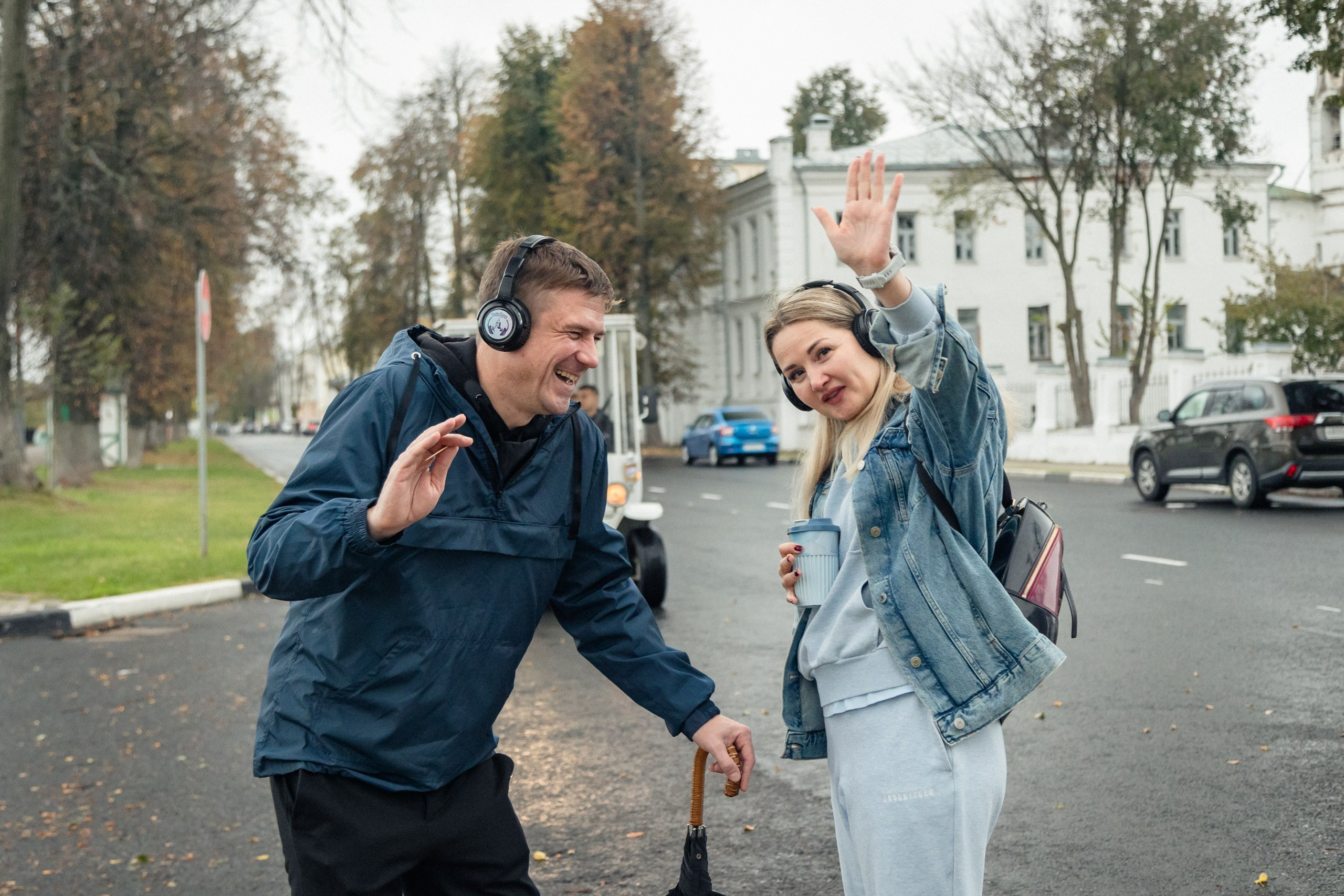 Экскурсия. На каждом снимке всегда два человека: фотограф и зритель