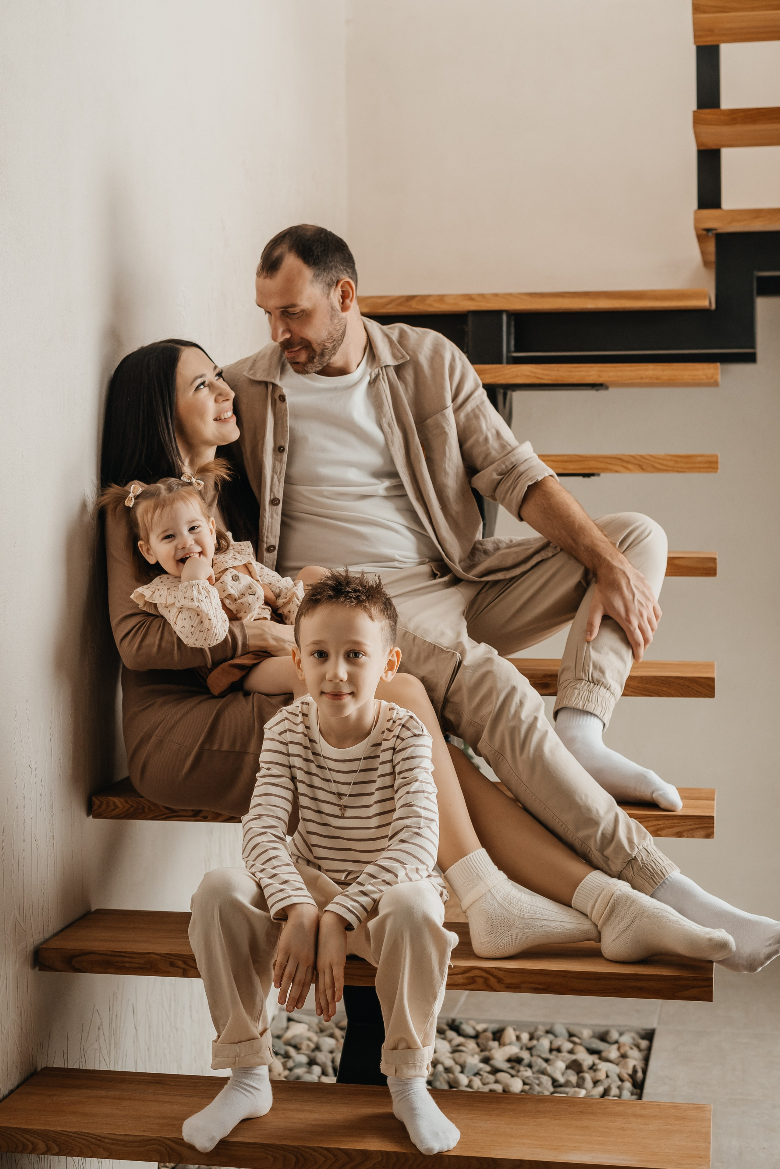 Семейная фотосессия в студии-дом. Семейный и детский фотограф Кущ Наташа