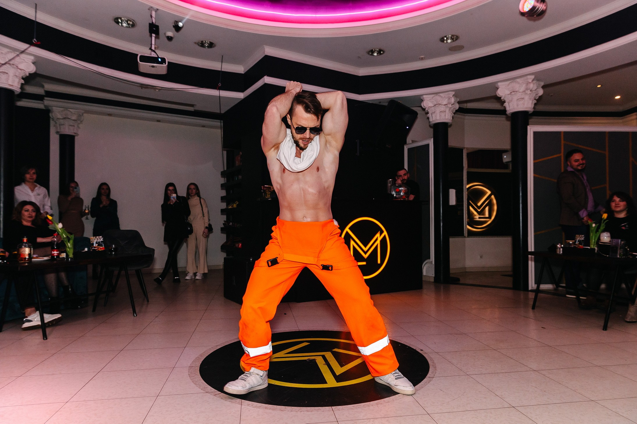 8 марта в лаунж-баре Major 2024. Свадебный, семейный и детский фотограф в Калининграде Елена Кравцова