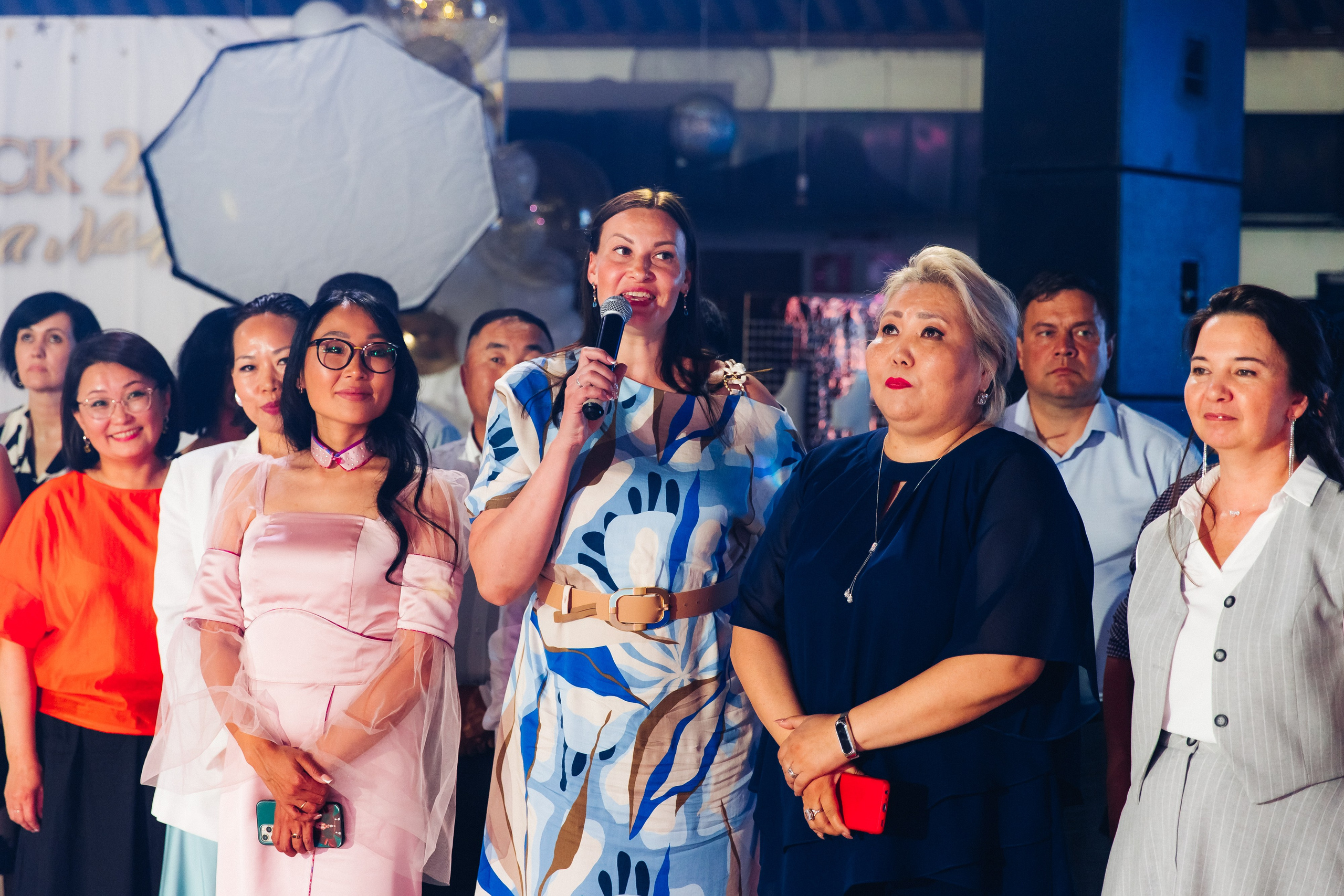 Выпускной вечер. 49 школа. Баран на корове. Свадебный и семейный фотограф в Улан-Удэ