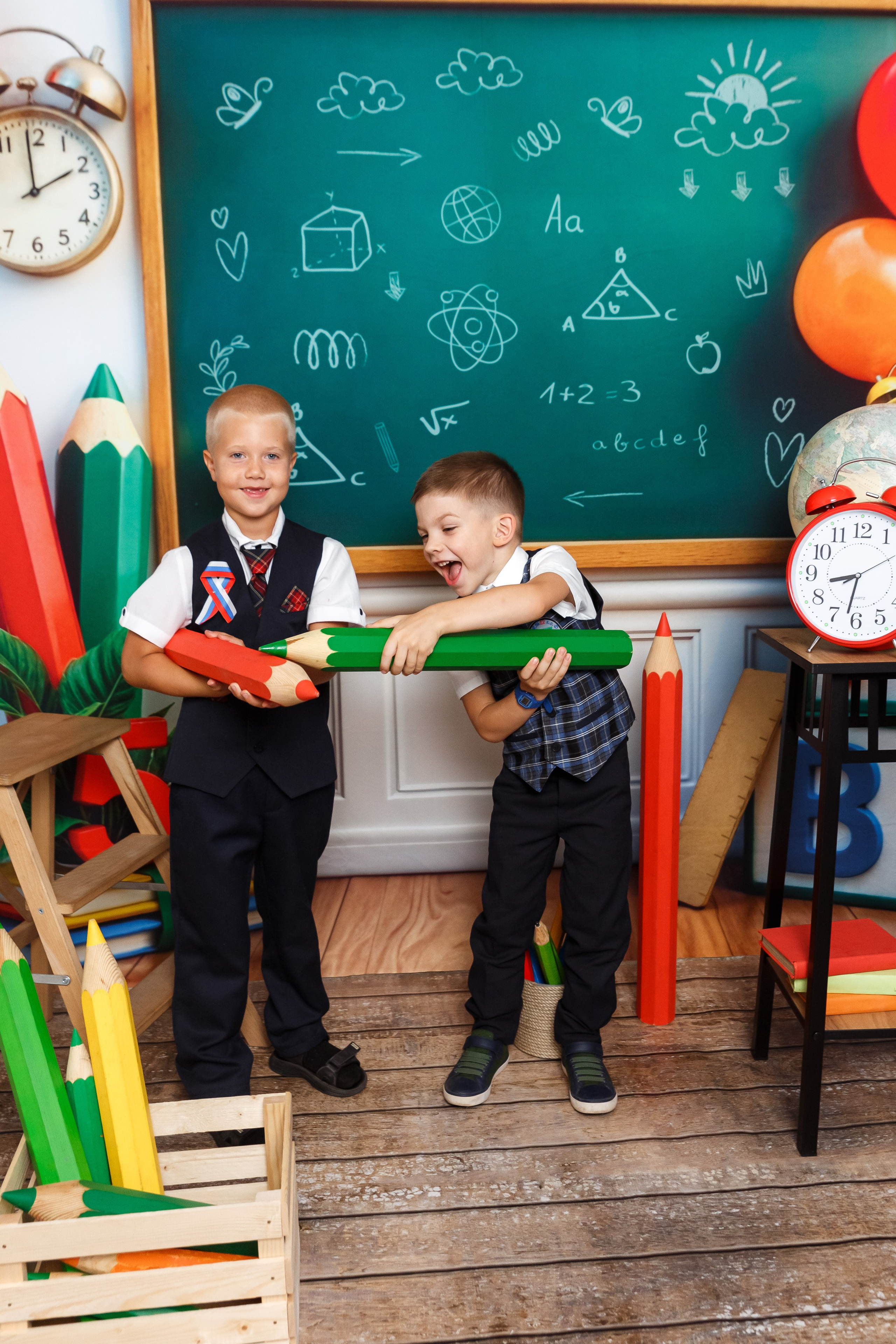 «Карандаши». Выпускные альбомы в Донецке и ДНР. Фотограф Донецк и ДНР