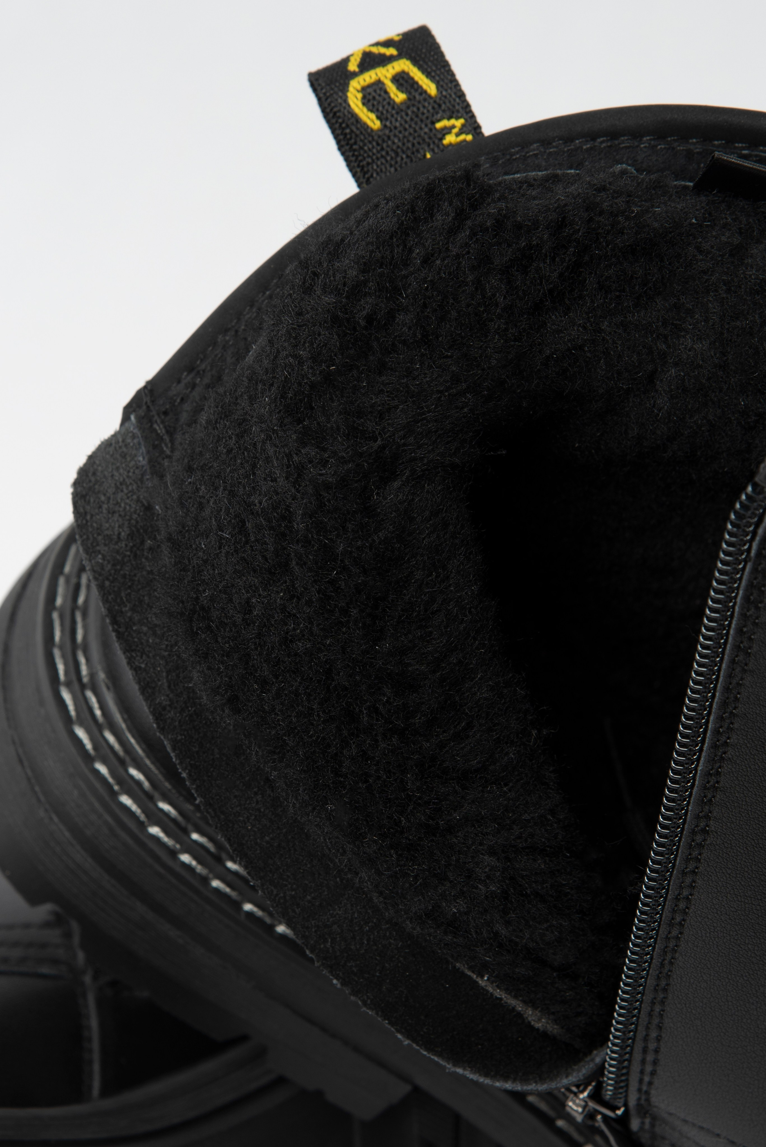 Каталожная съёмка для интернет магазинов. Автопортретная фотостудия в Казани