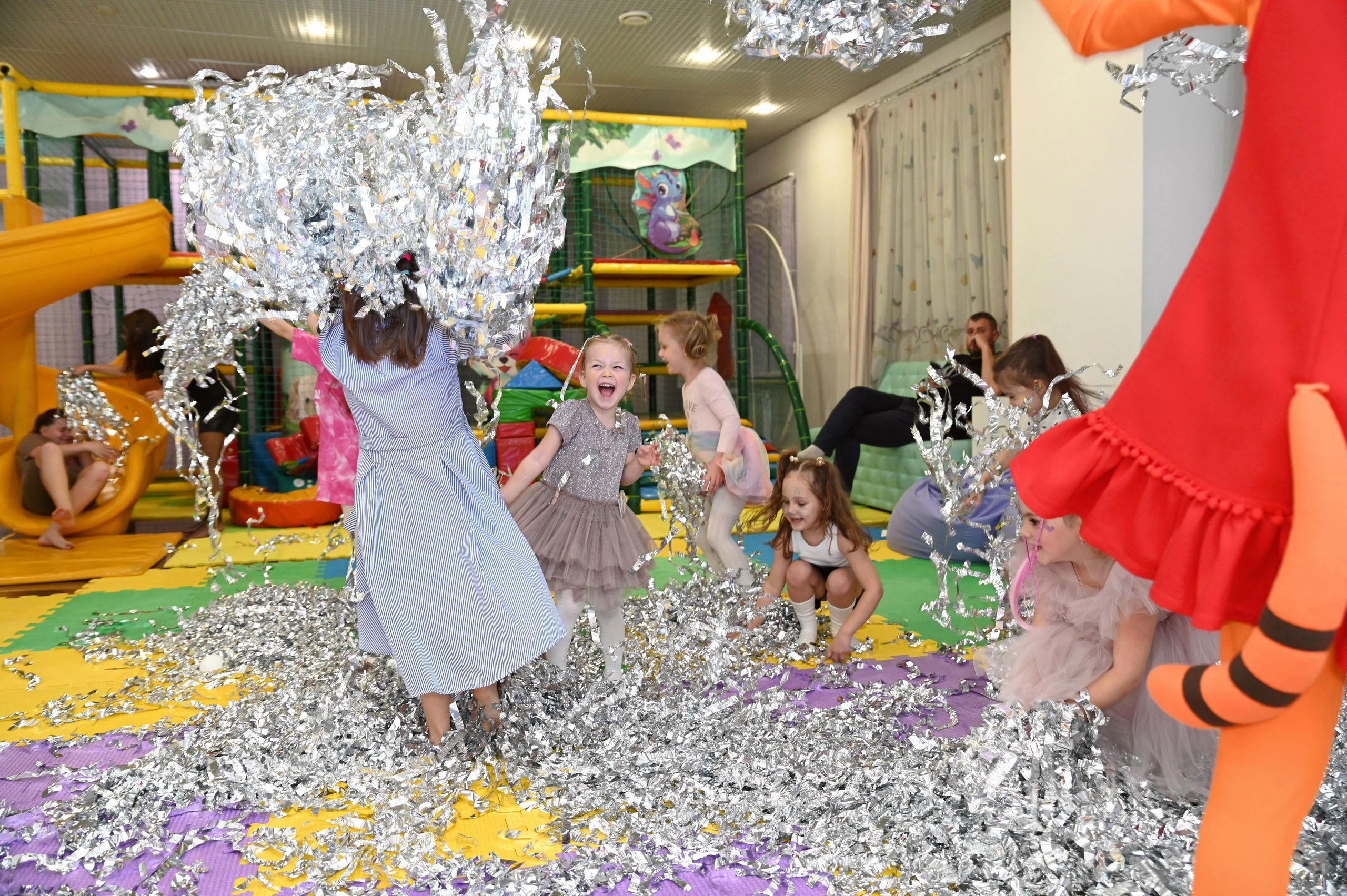 Игротека «Море Позитива». Я Ольга Казанцева, фотографирую снимаю ваши киноистории и печатаю фото и цифровые портреты на холсте