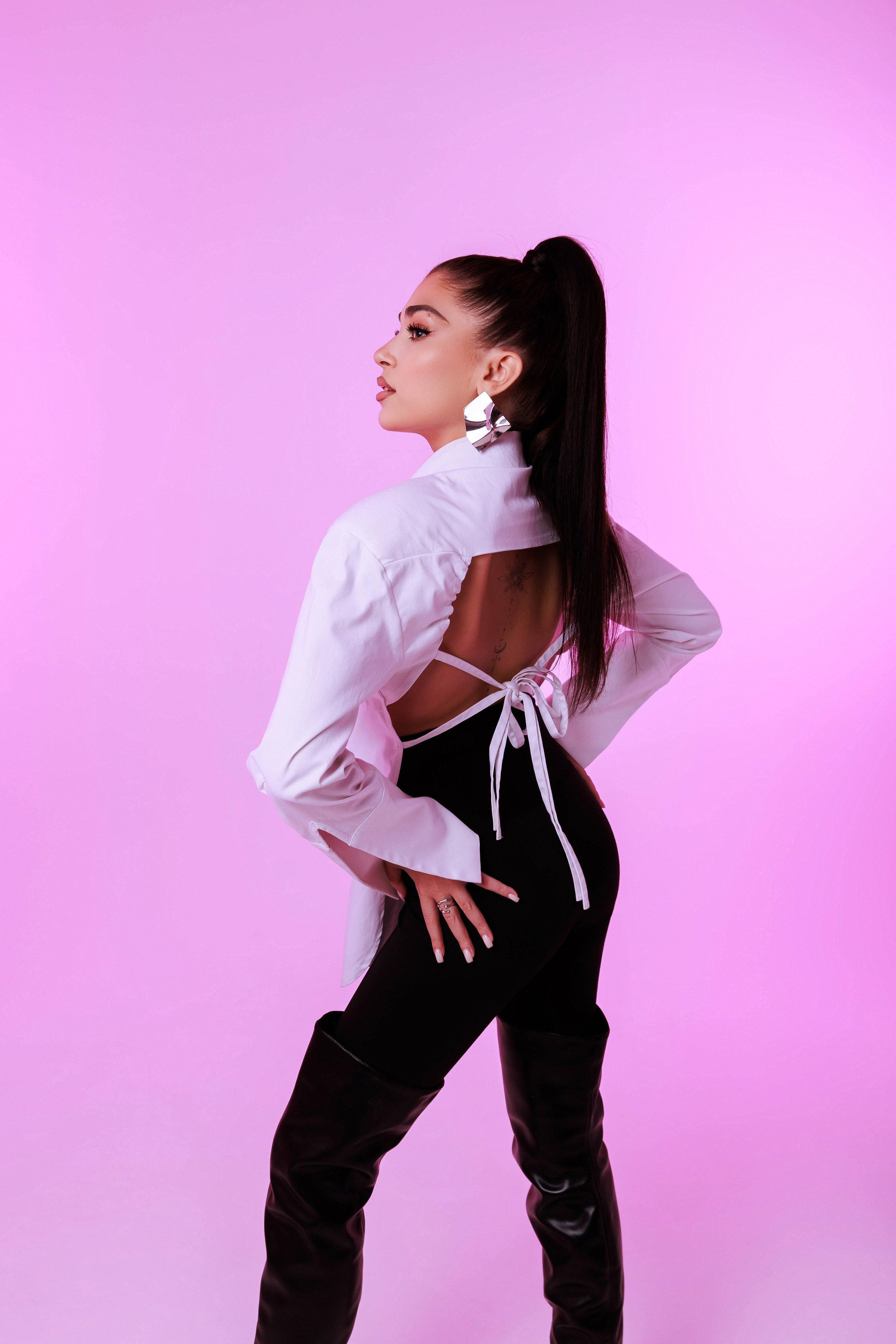 С искусственным светом. Фотограф Полина Лытнева