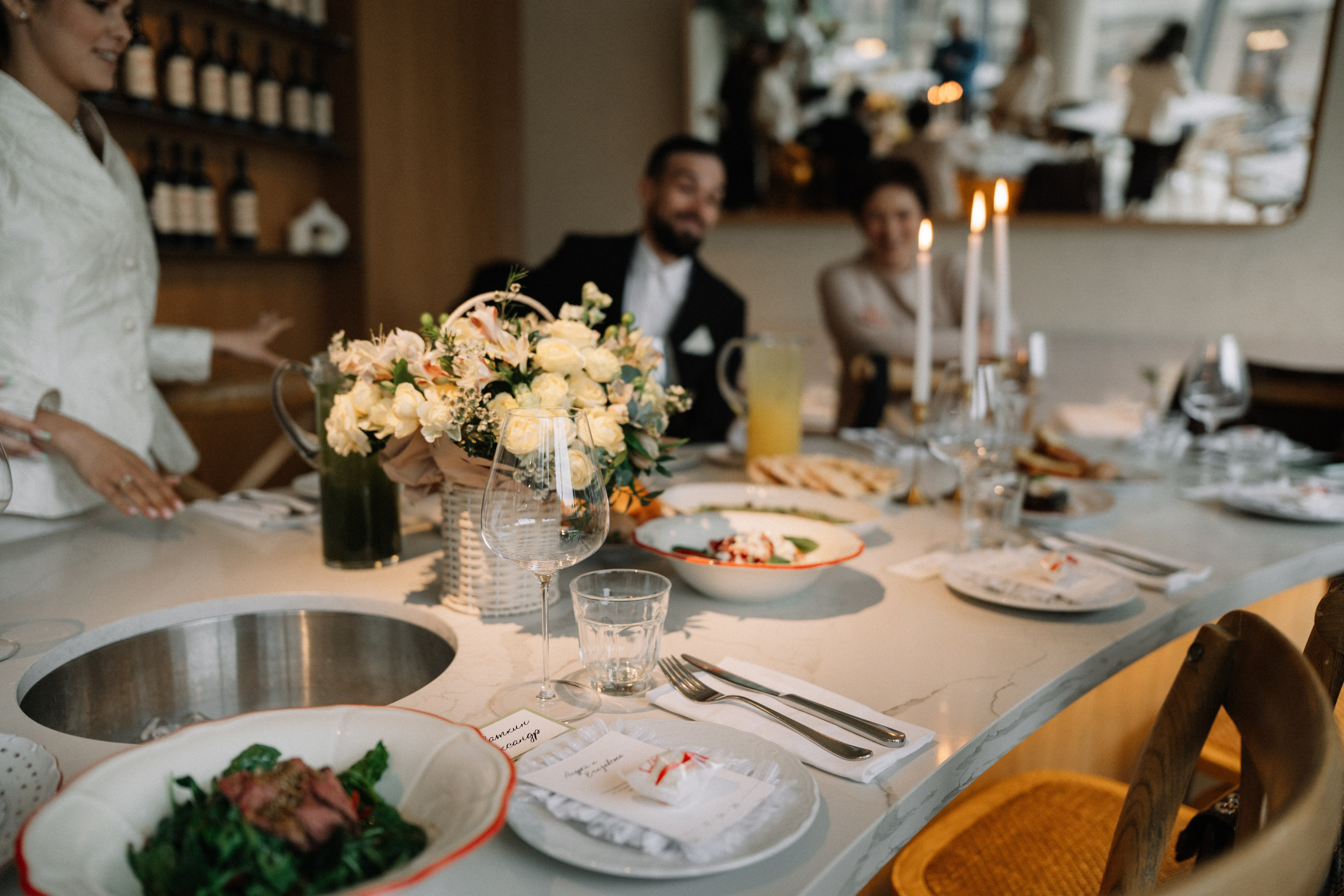 Свадебная фотосессия в Апреле в Петербурге. Свадебный фотограф Александр Невский в Санкт-Петербурге