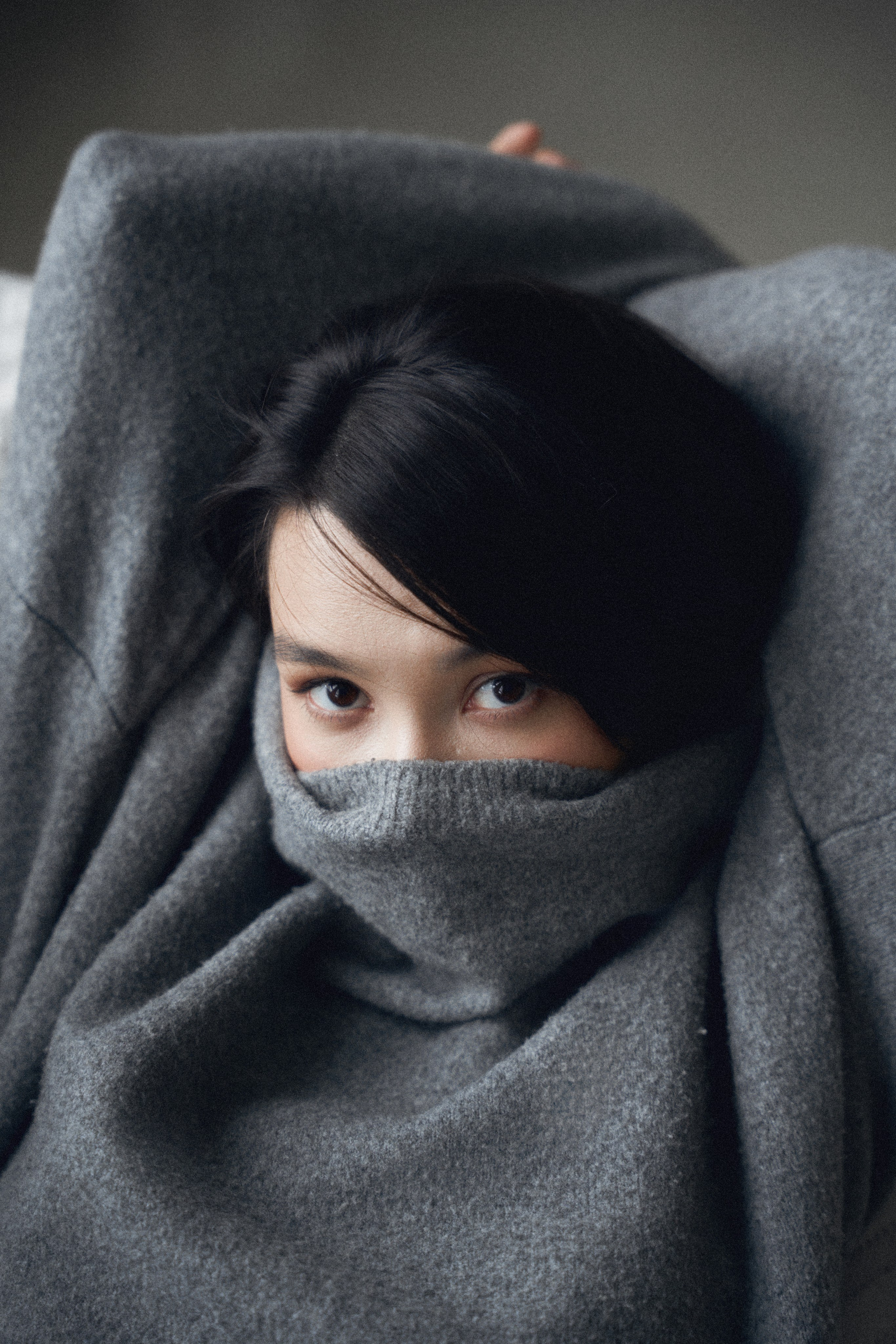 студийный портрет девушки азиатской внешности