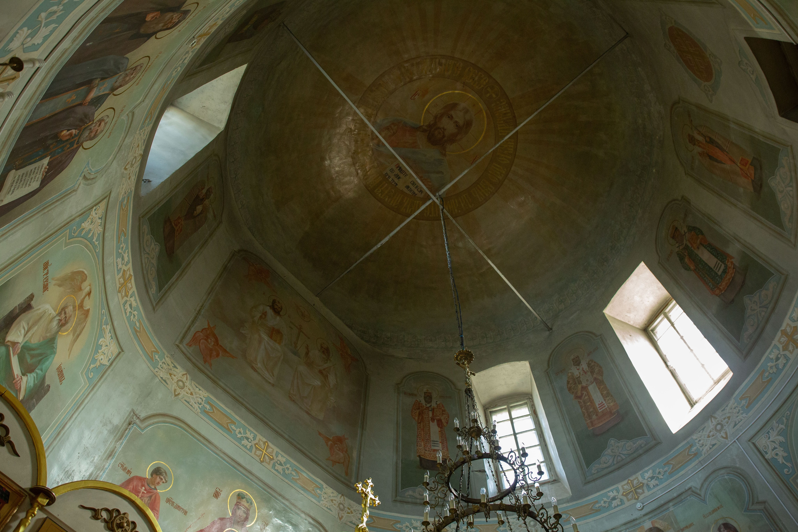 Крещение двух братьев. Храм Успения Пресвятой Богородицы. Семейный и детский фотограф Анна Петракова