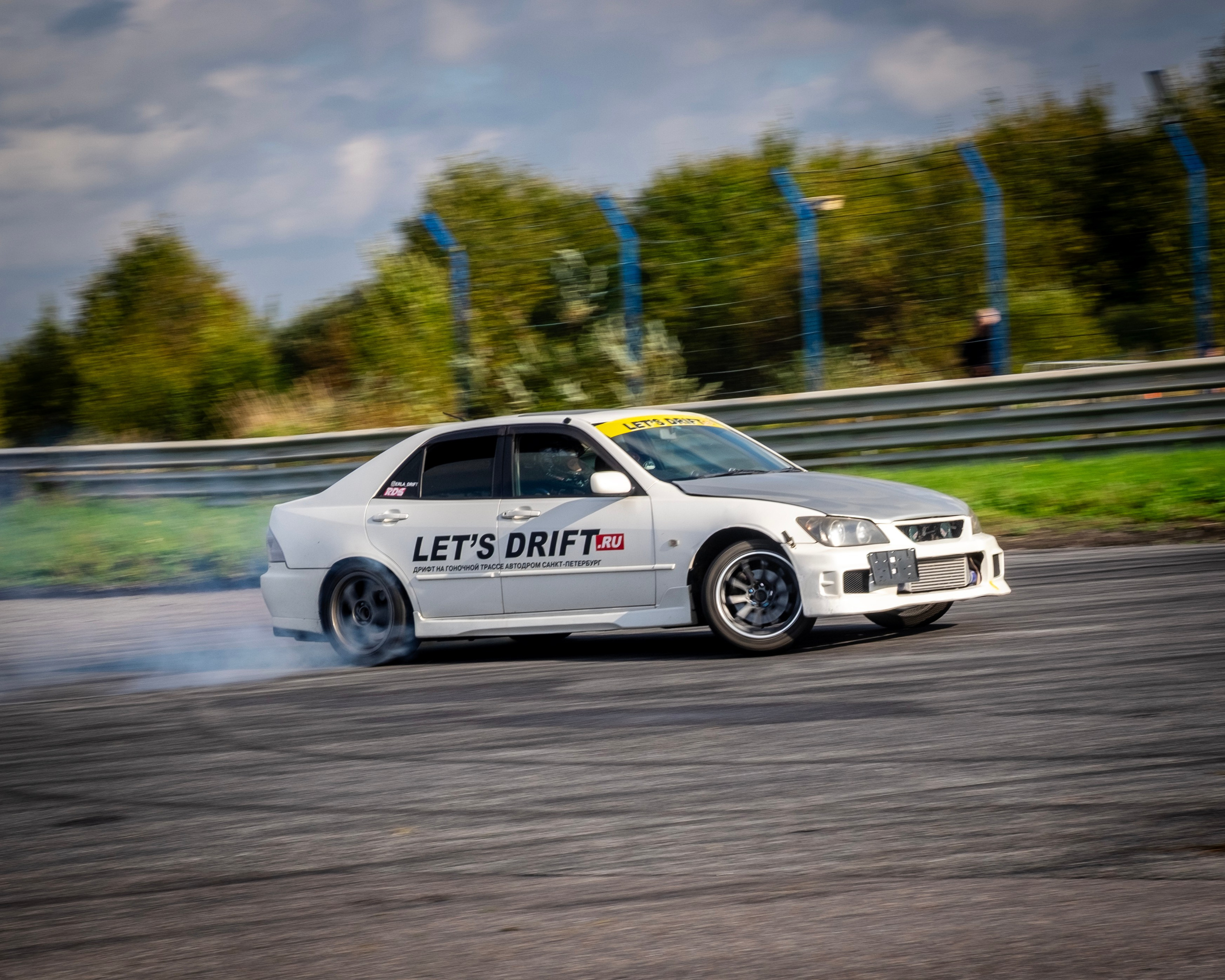 AUTODROM FEST 21.09.25. Автомобильные фотографии и рисунки в Санкт-Петербурги Пашков Дмитрий