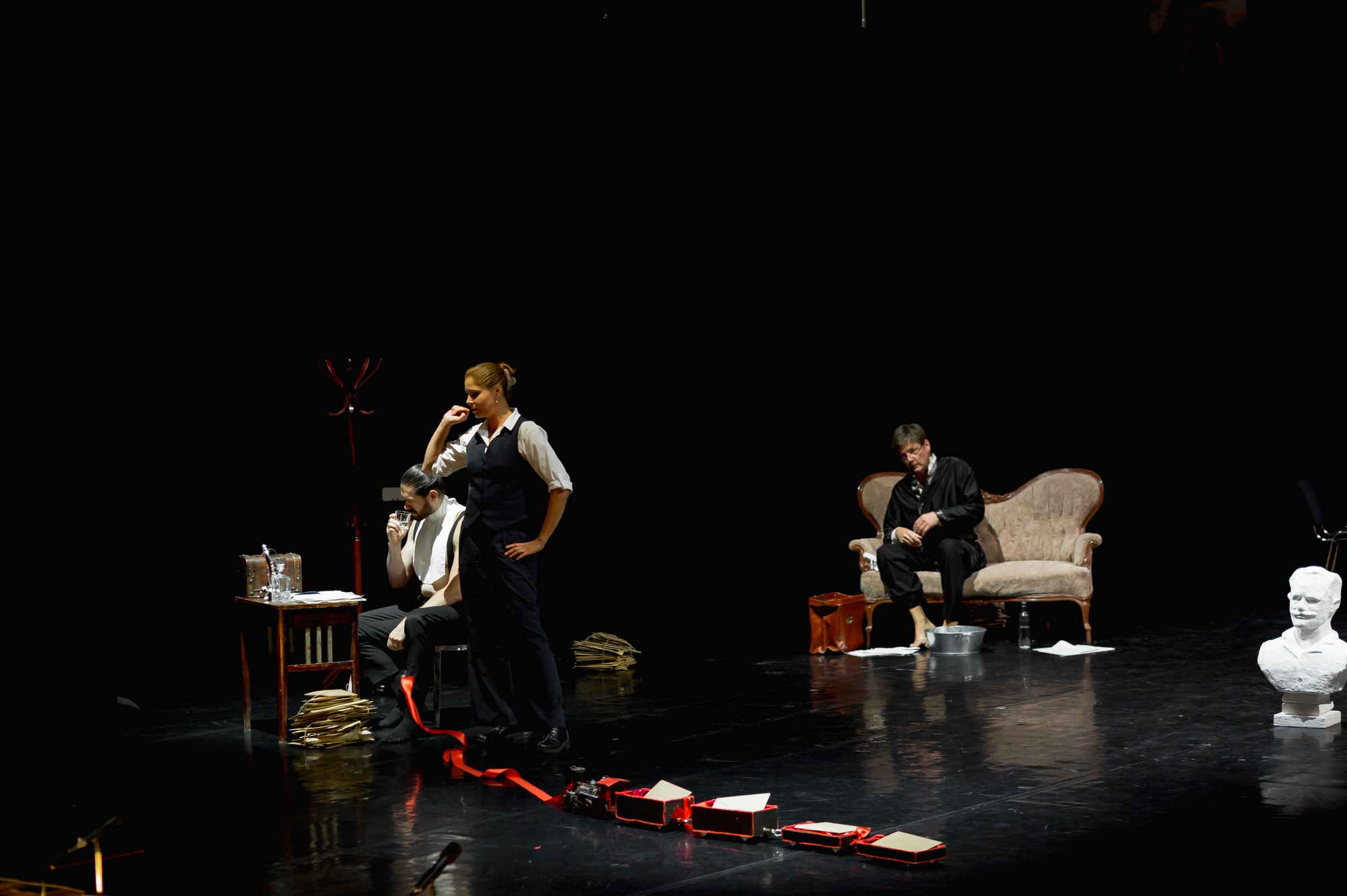 Спектакль Приглушенные голоса в Театре Эрмитажа (+репетиция). Семейный и портретный фотограф в Санкт-Петербурге Андрей Воробьев