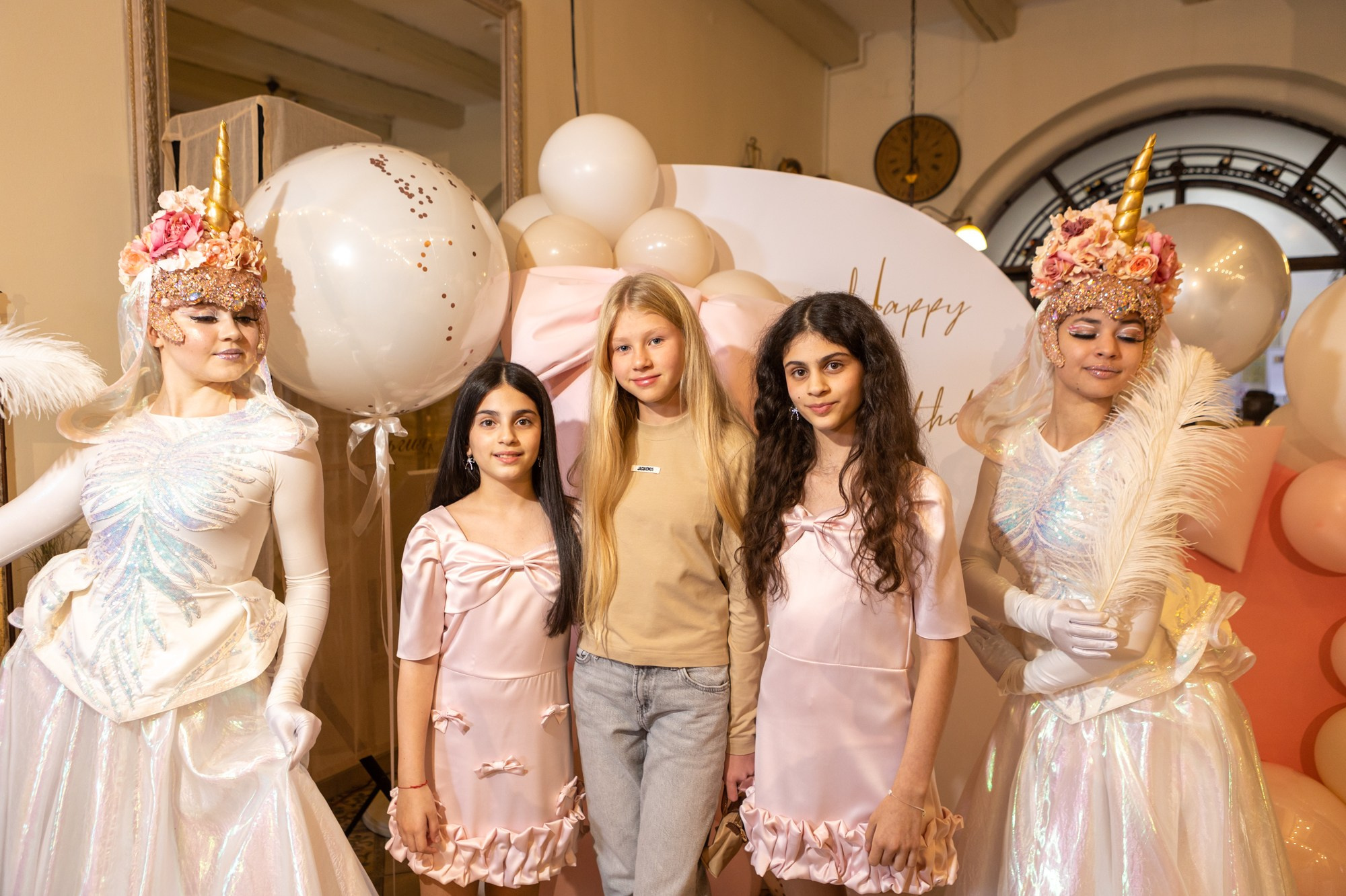 День Рождения Софьи и Лизы в ресторане «Ностальгия». Фотограф в Оренбурге. Профессиональный фотограф