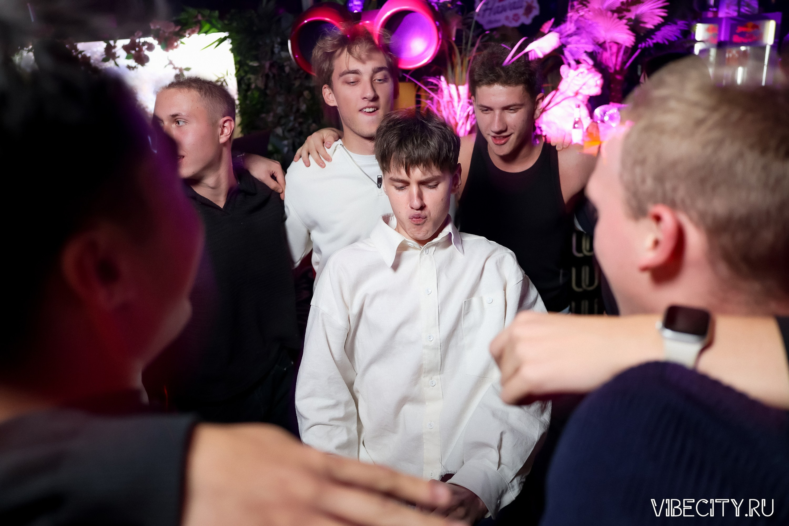 DOUBLE U. VIBECITY.RU Вайб Сити Ру Фоторепортажи Фотоотчеты Калининград