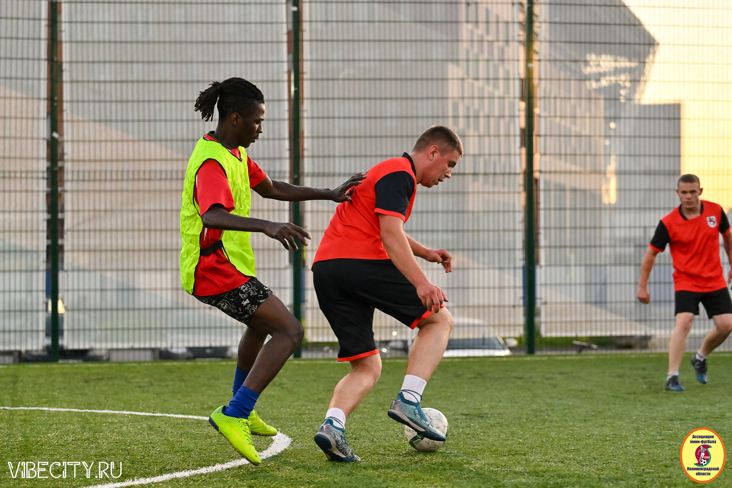 ИГРЫ МИНИ-ФУТБОЛЬНОЙ И КОРПОРАТИВНОЙ ЛИГИ. VIBECITY.RU Вайб Сити Ру Фоторепортажи Фотоотчеты Калининград