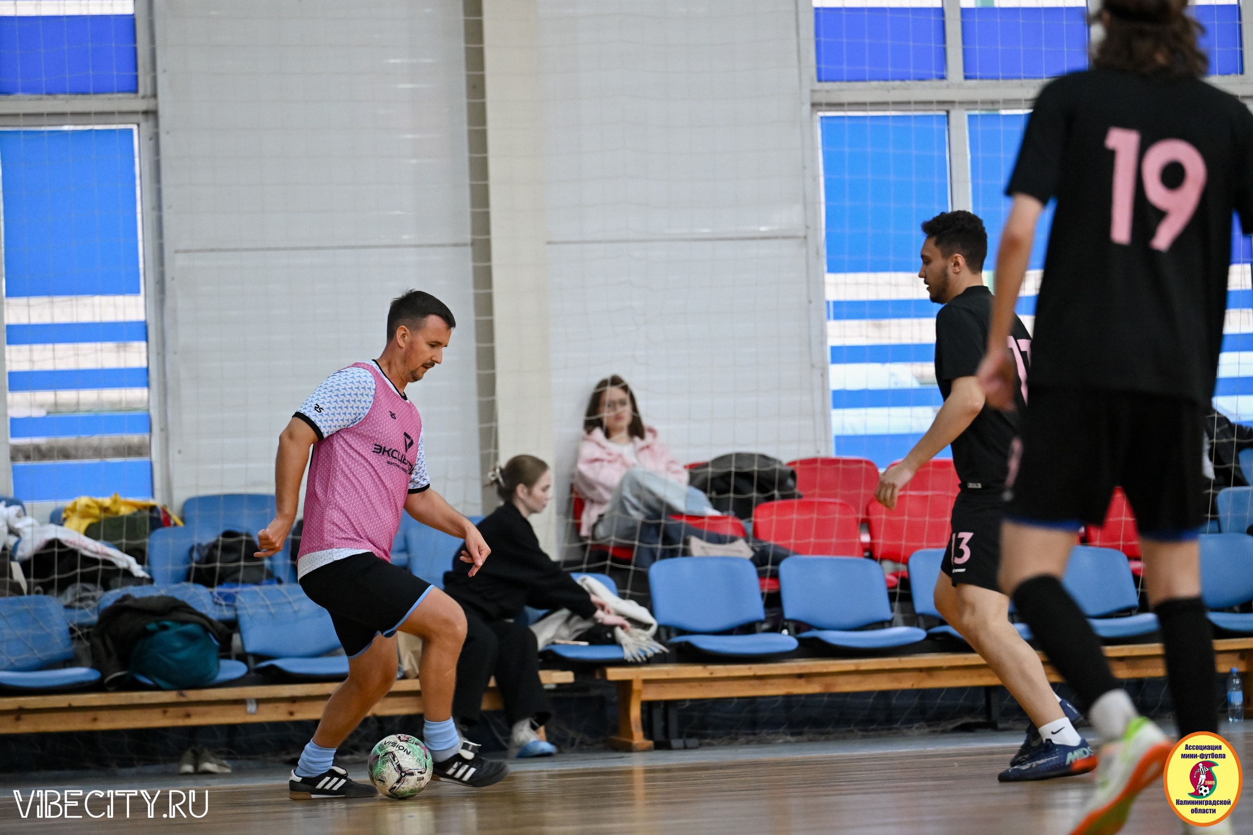 8 тур Корпоративной Бизнес-Лиги по футзалу. VIBECITY.RU Вайб Сити Ру Фоторепортажи Фотоотчеты Калининград