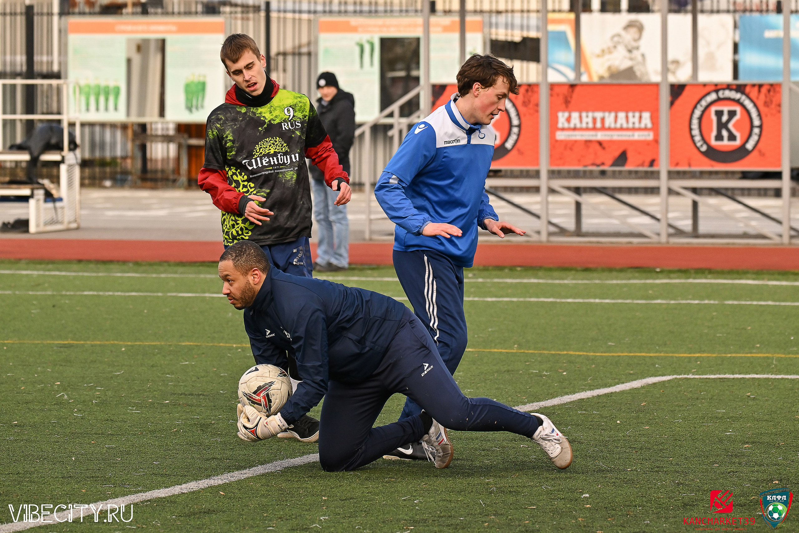 XX ЧЕМПИОНАТ КАЛИНИНГРАДСКОЙ ЛФЛ КАНЦМАРКЕТ39 сезона 2024–2025 гг. VIBECITY.RU Вайб Сити Ру Фоторепортажи Фотоотчеты Калининград