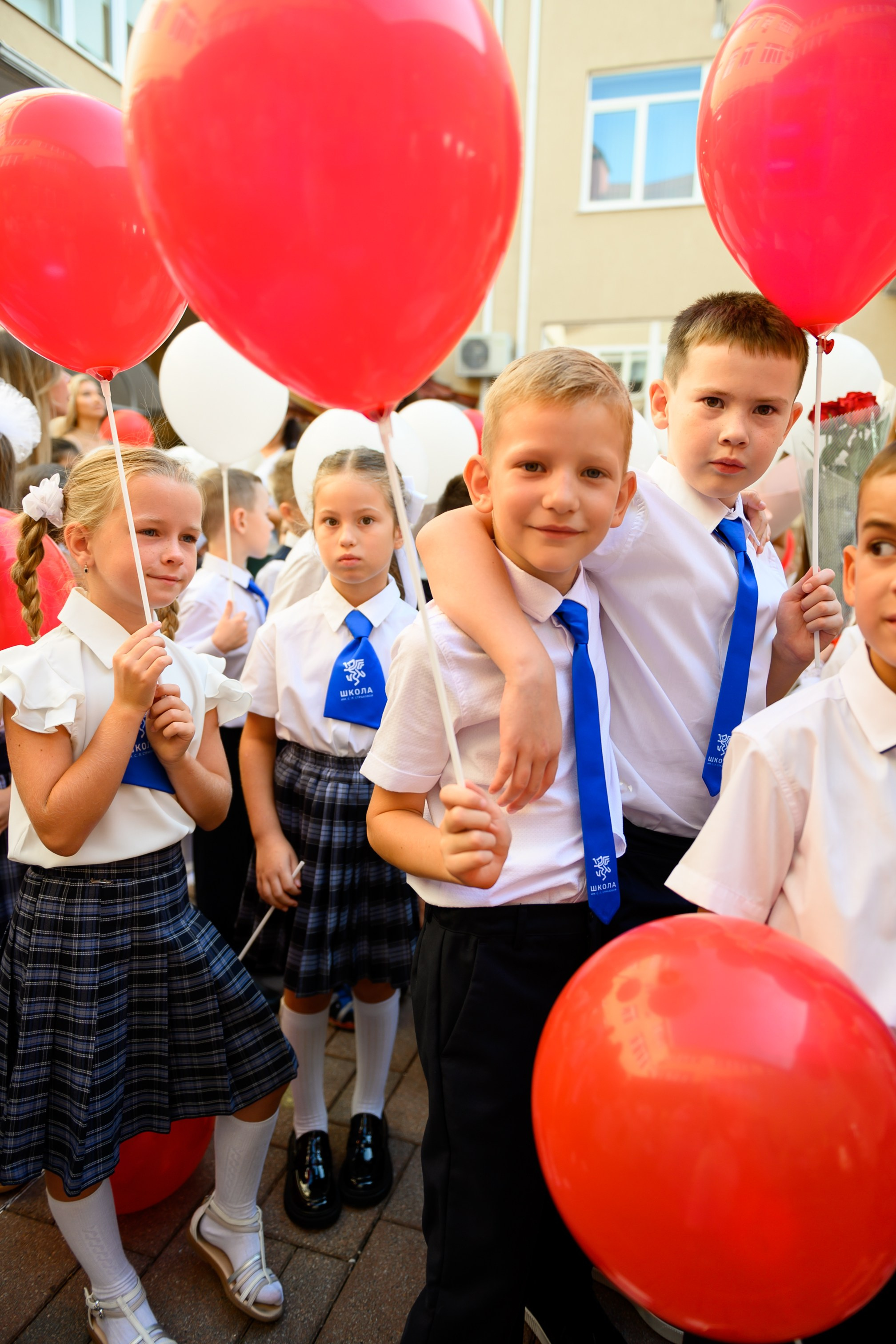 Первый раз в первый класс школа Страховой. Свадебный и семейный фотограф София Невская