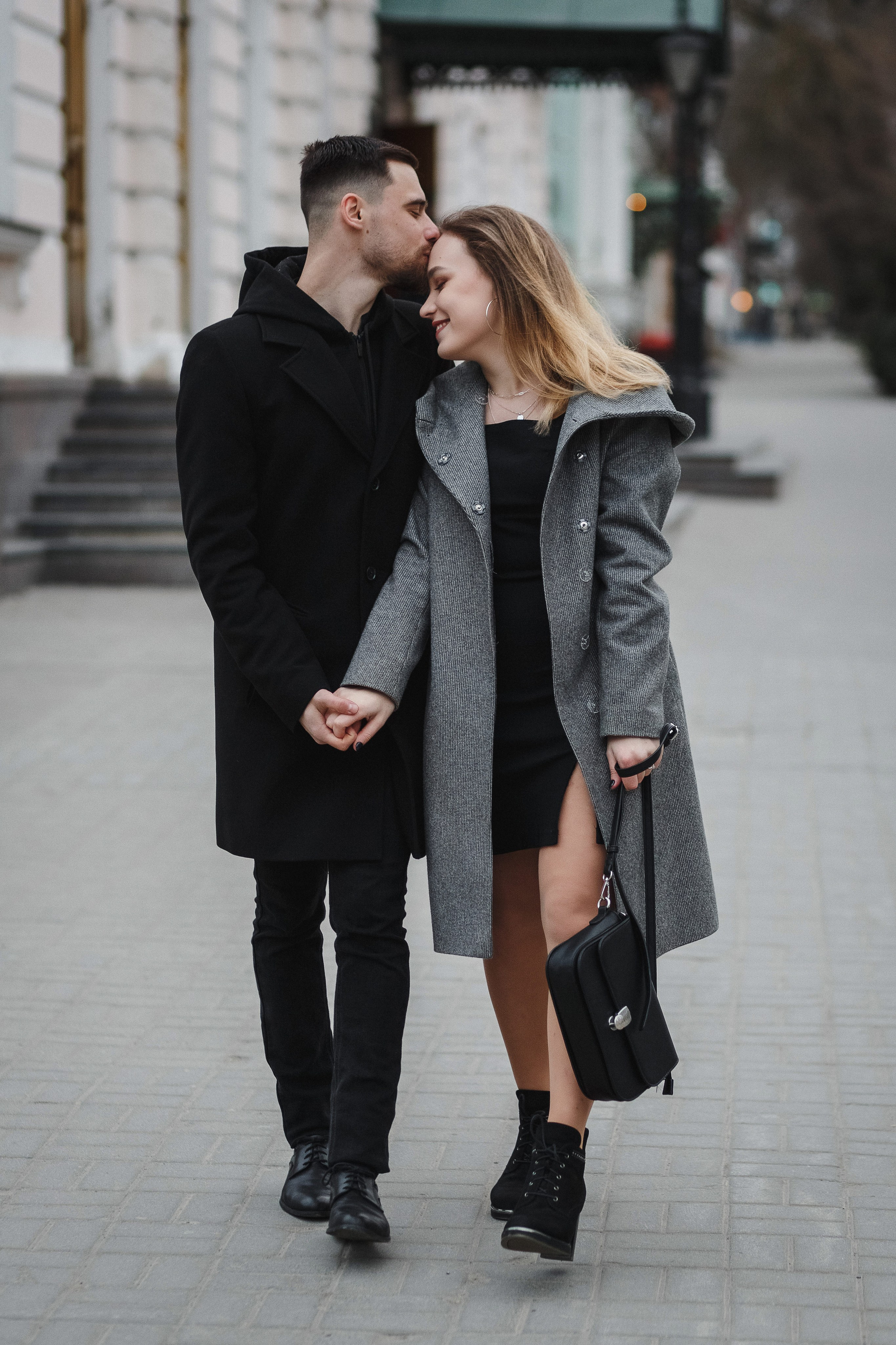 Романтическая фотосессия Никиты и Марины у Театра Чехова в Таганроге. Свадебный и семейный фотограф в Таганроге Бакарюк Антон