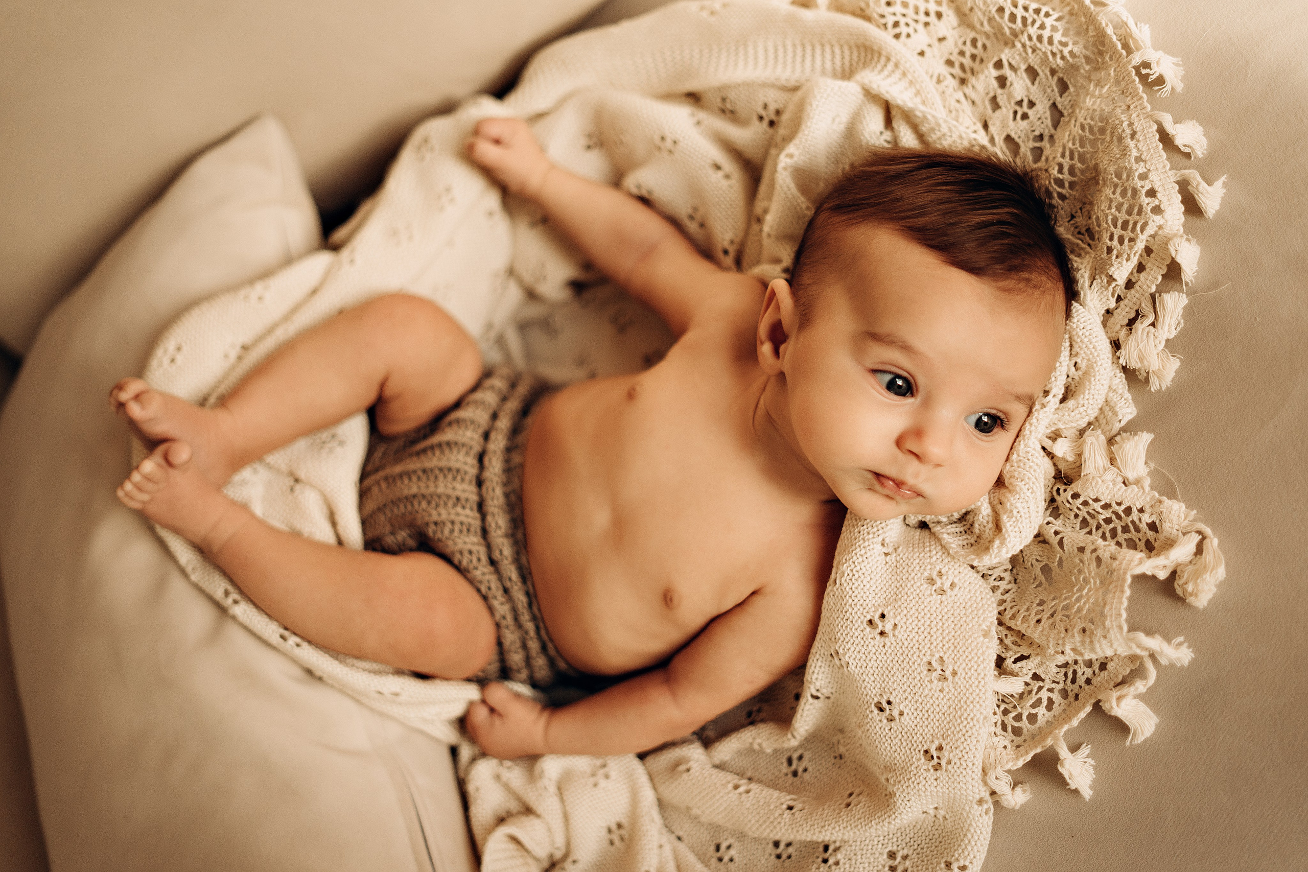 ньюборн фотосессия лайфстал фотограф новорожденные ребенок ребенок в реквизите семейные фото 