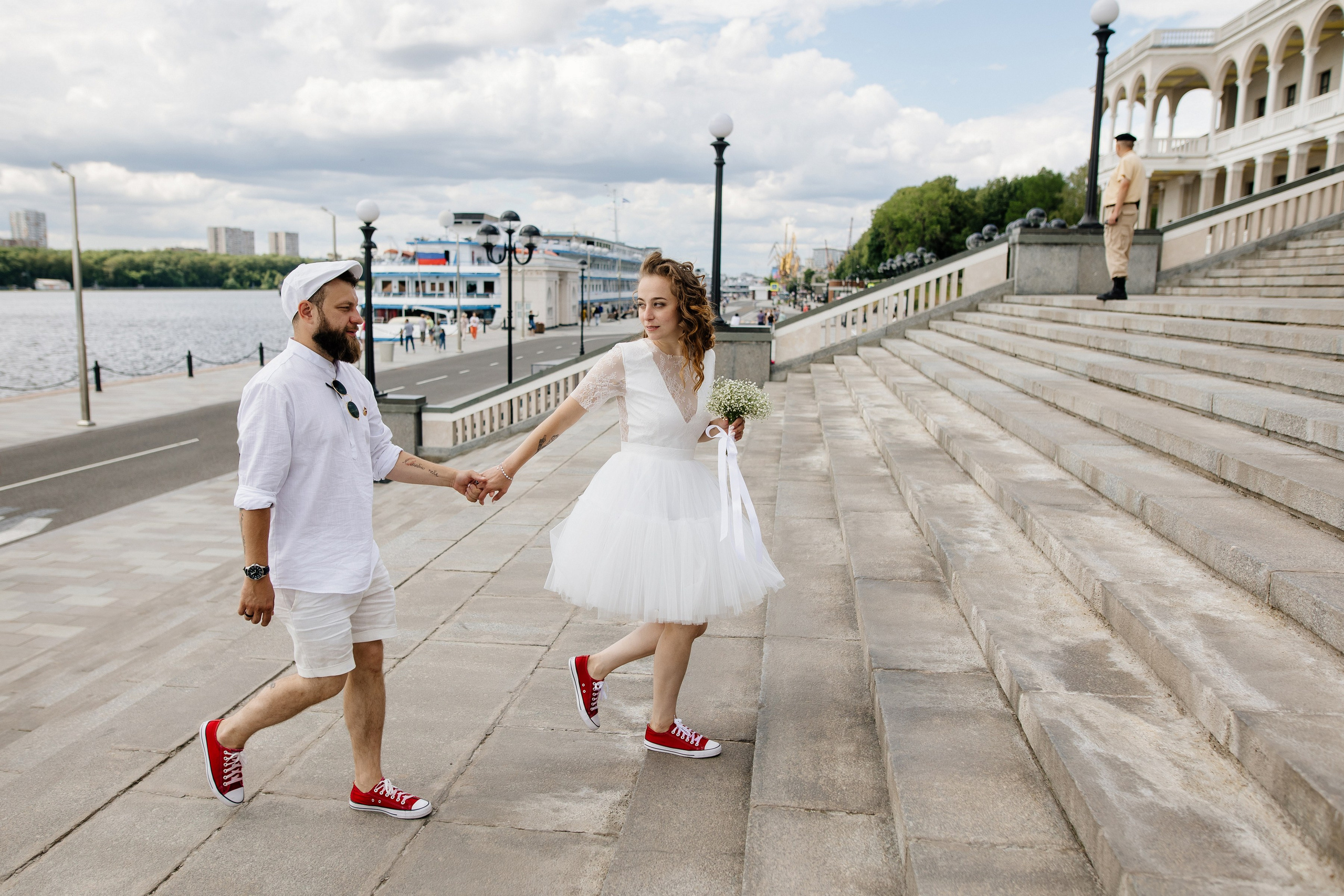 Свадьба на стадионе Спартак Лукойл Арена, свадьба на Северном речном вокзале, свадьба в метро, новые адреса счастья. Свадебный и семейный фотограф Екатерина Иванова