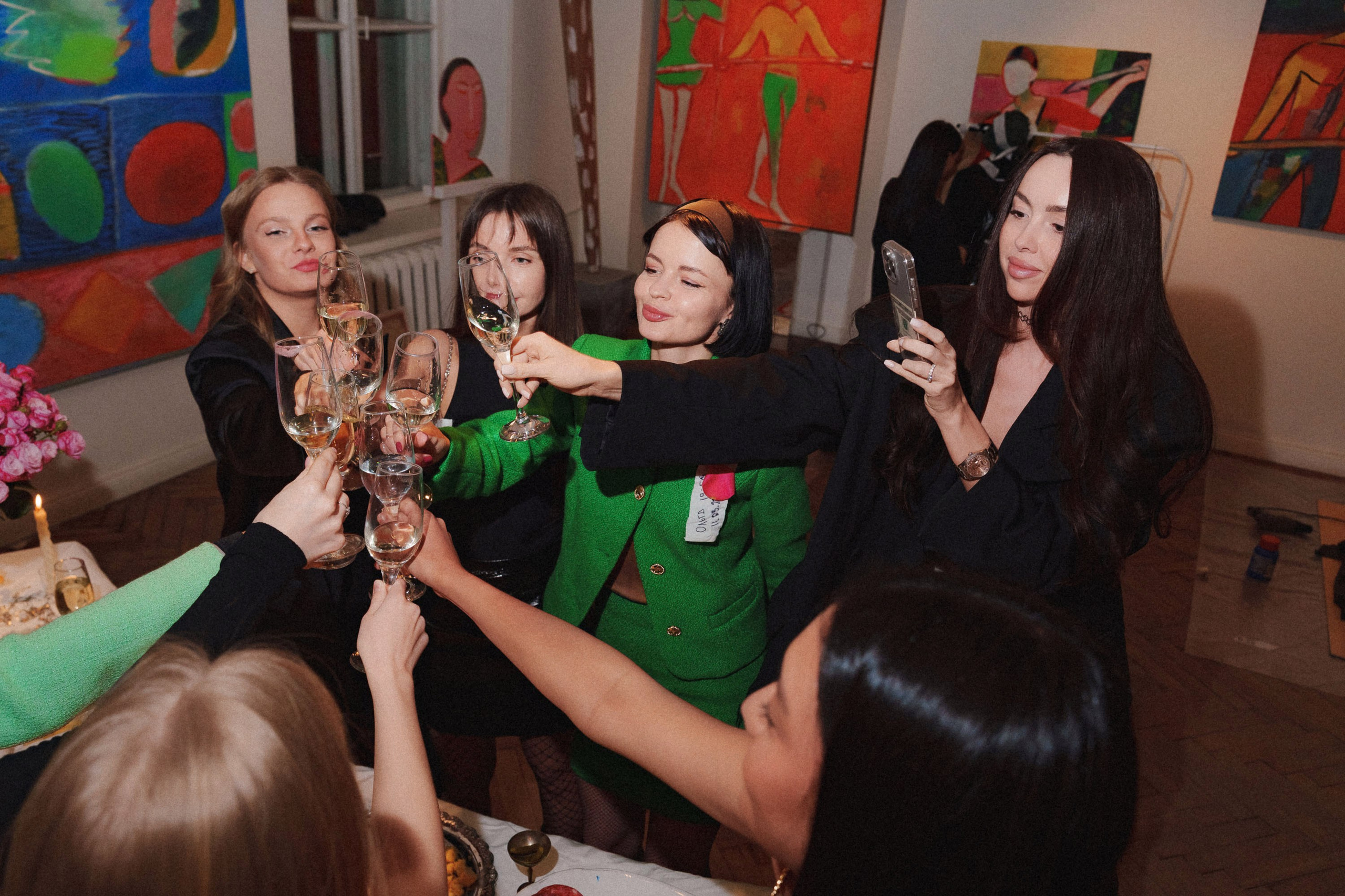 NASTYA CHELSEA Birthday in the gallery EGGZ. Андрей Цветков — репортажный, свадебный и портретный фотограф в Санкт-Петербурге